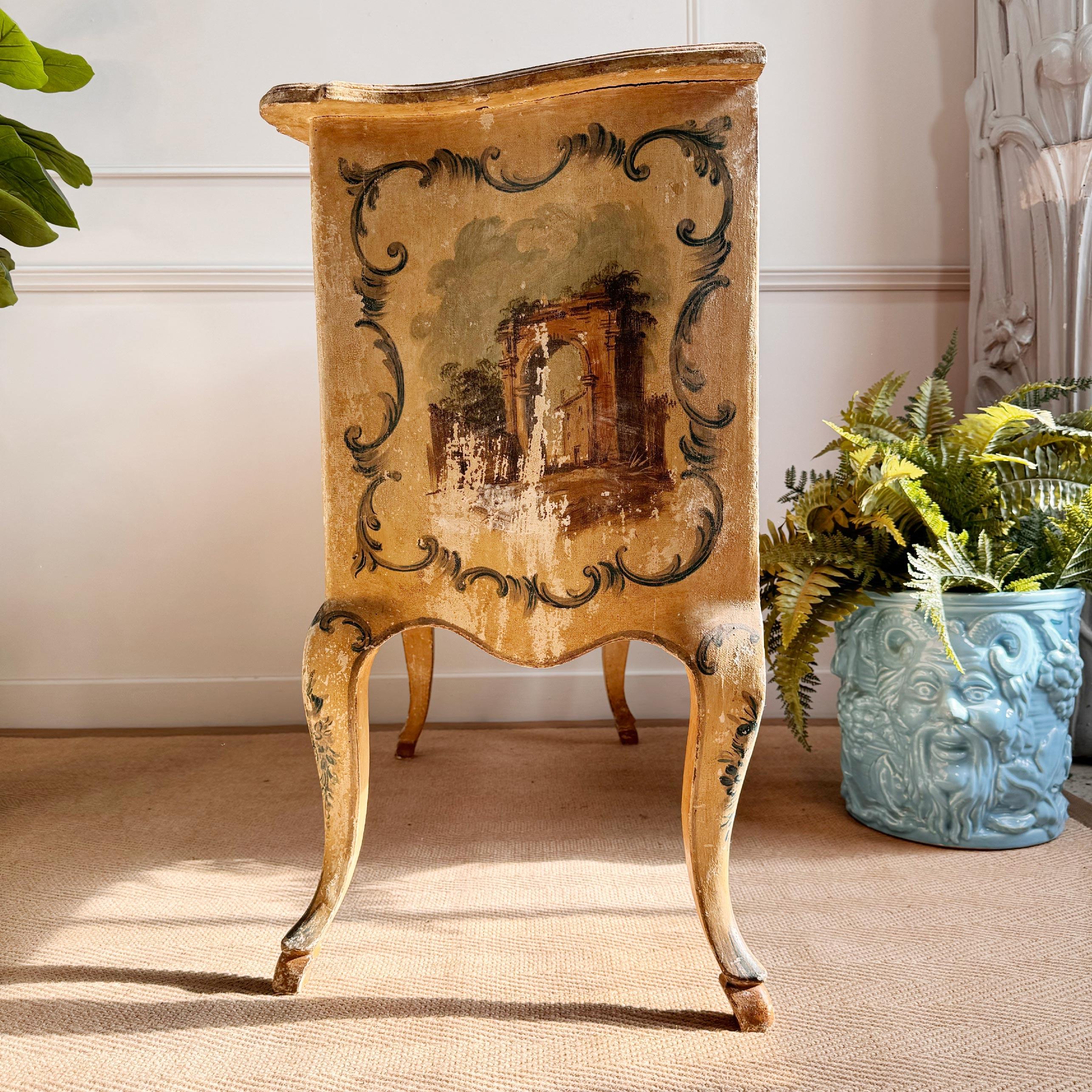 Italian 18th Century Venetian Hand Painted Chest Of Drawers For Sale 10