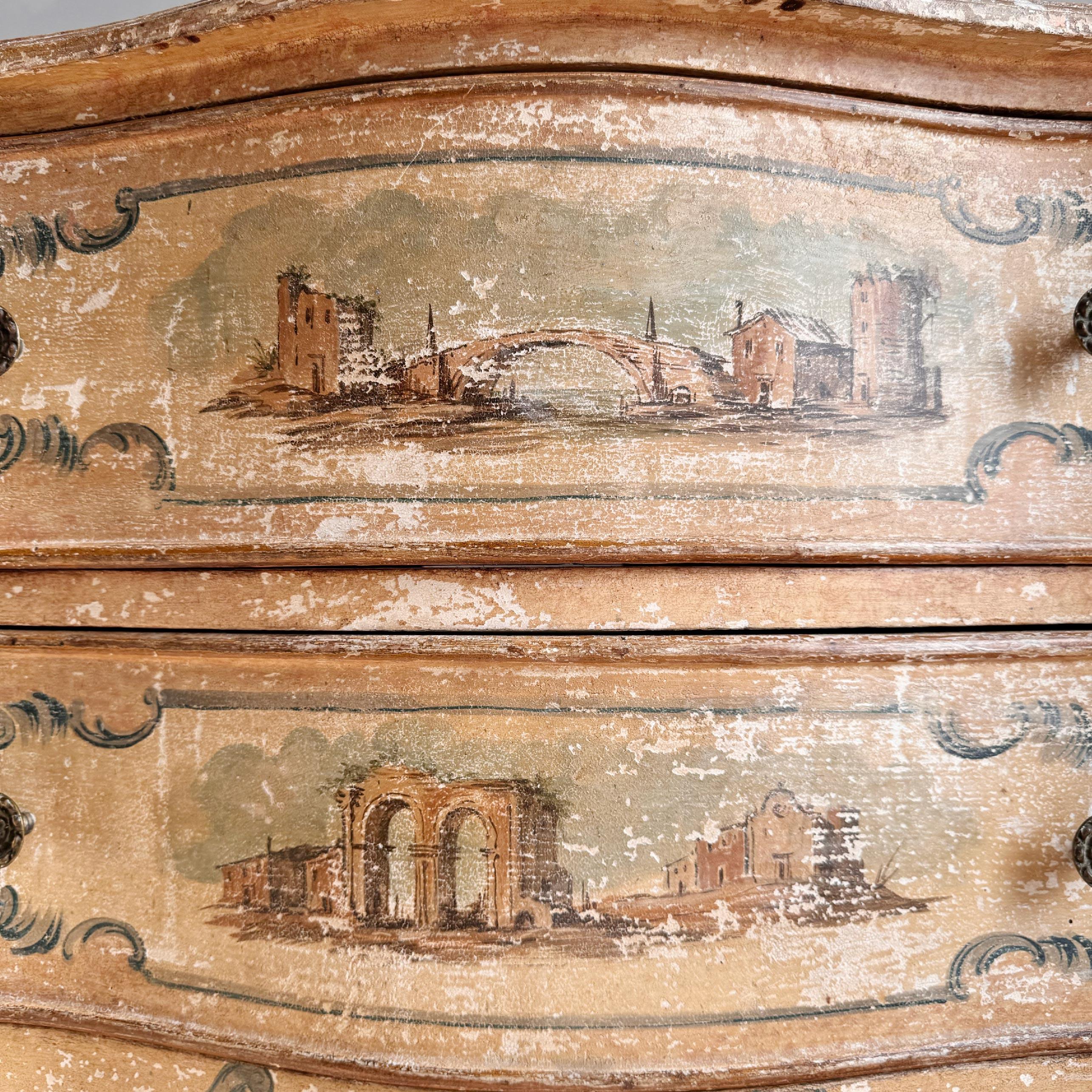 Italian 18th Century Venetian Hand Painted Chest Of Drawers In Good Condition For Sale In Hastings, GB