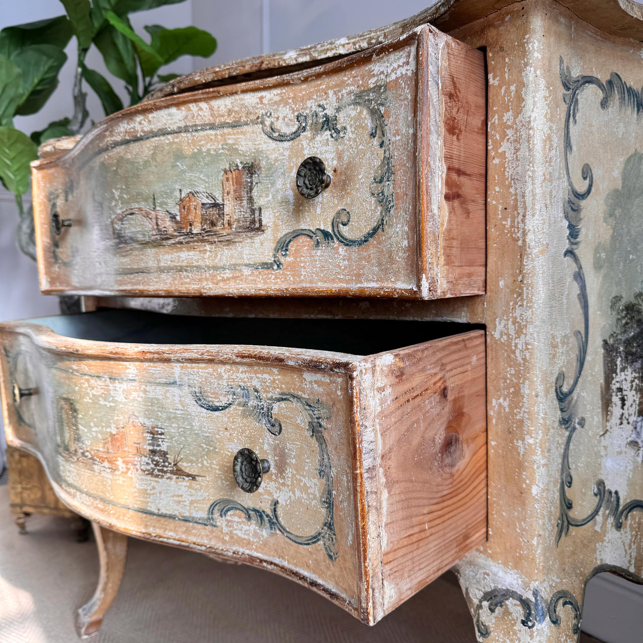 Italian 18th Century Venetian Hand Painted Chest Of Drawers For Sale 3