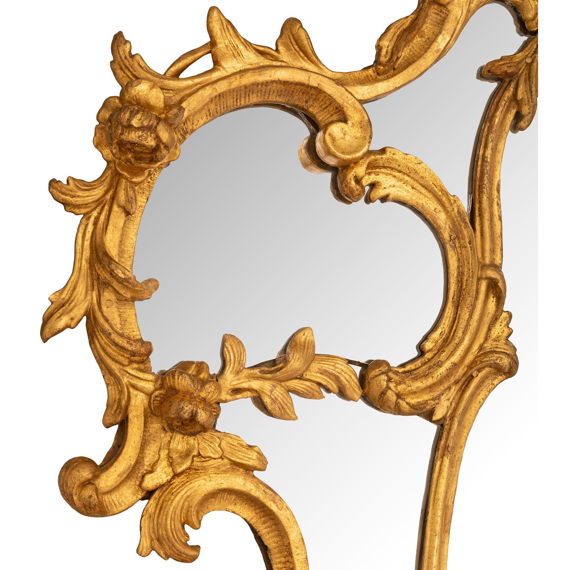 18th Century and Earlier Italian 18th Century Venetian St. Giltwood Mirror For Sale