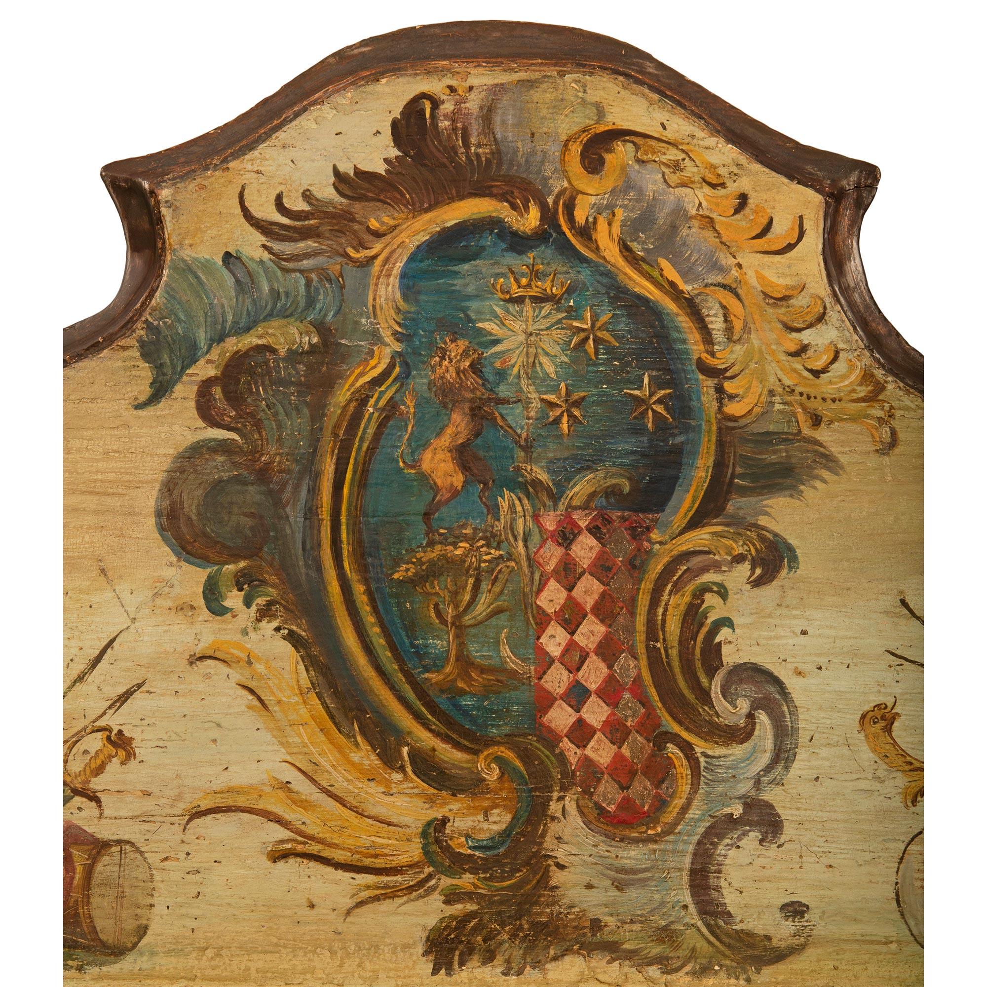 Meuble de rangement vénitien italien du 18ème siècle peint à la main en vente 1
