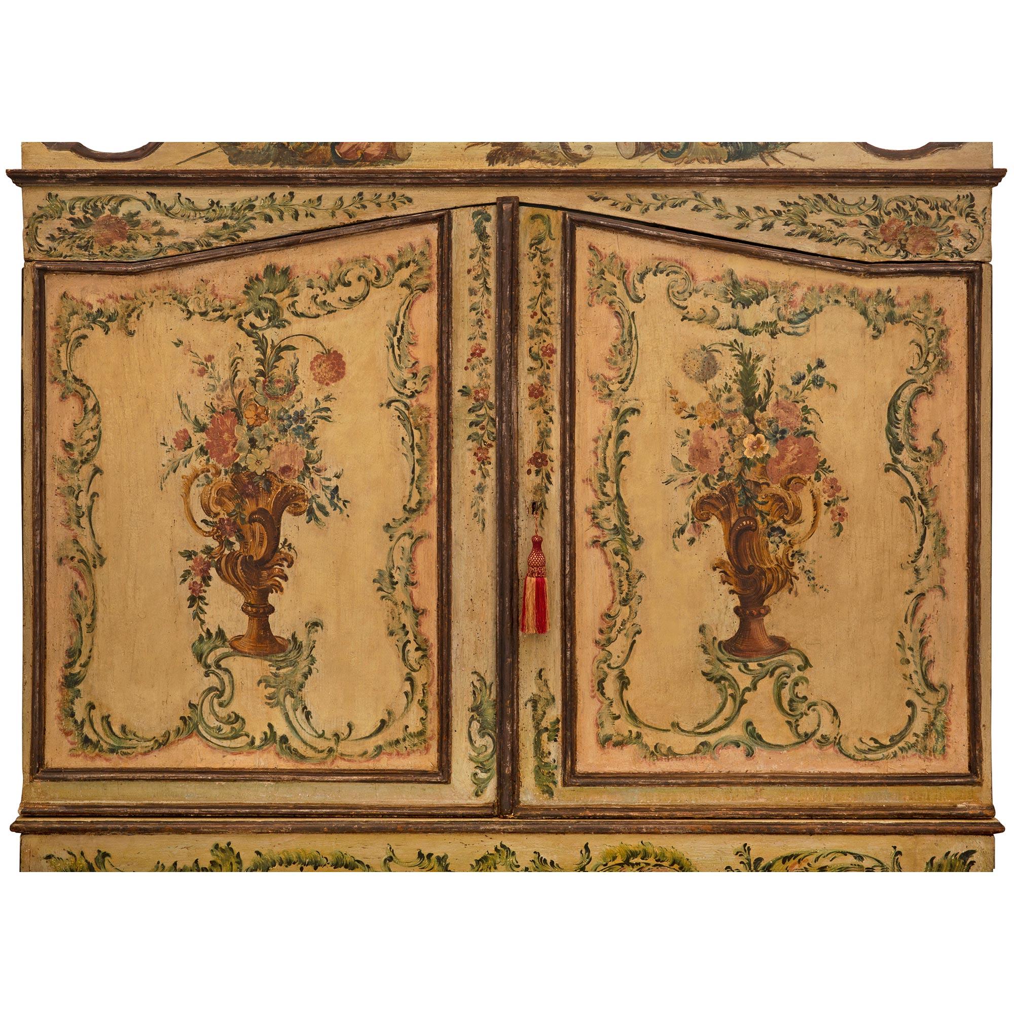 Italian 18th Century Venetian St. Hand Painted Cabinet For Sale 2