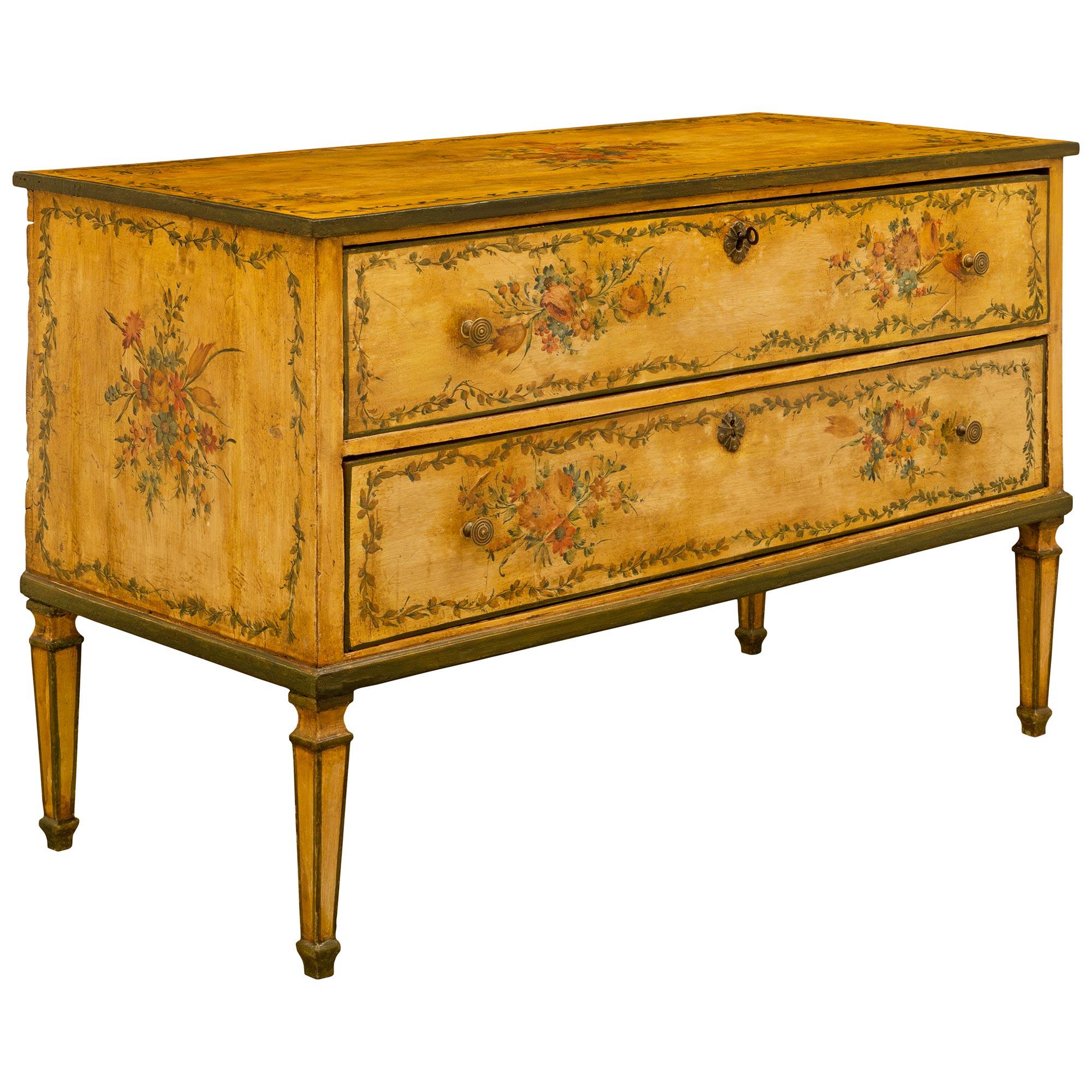Italian 18th century Venetian st. hand painted commode In Good Condition For Sale In West Palm Beach, FL