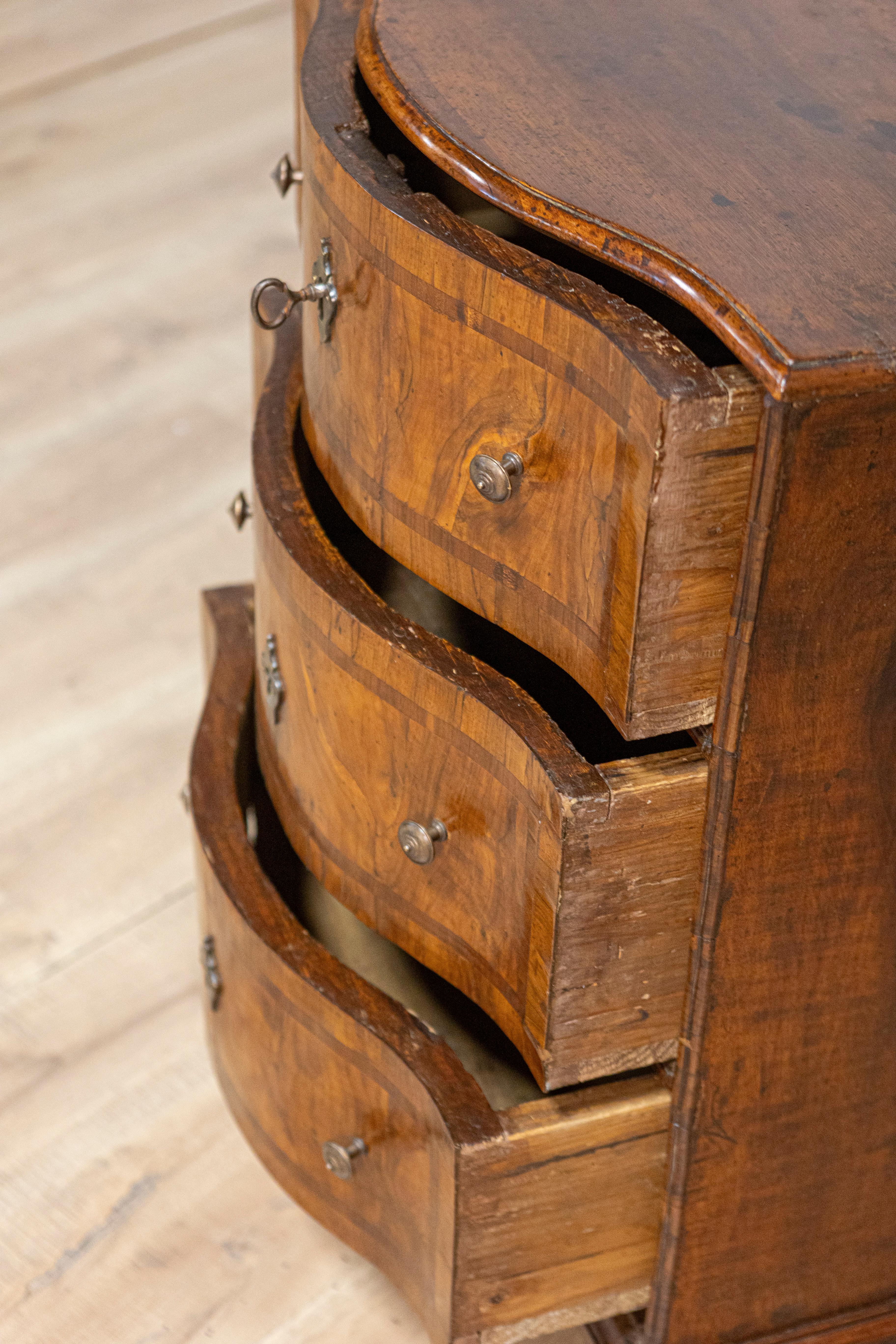 Italian 18th Century Walnut and Mahogany Three-Drawer, Serpentine Front Chest For Sale 1