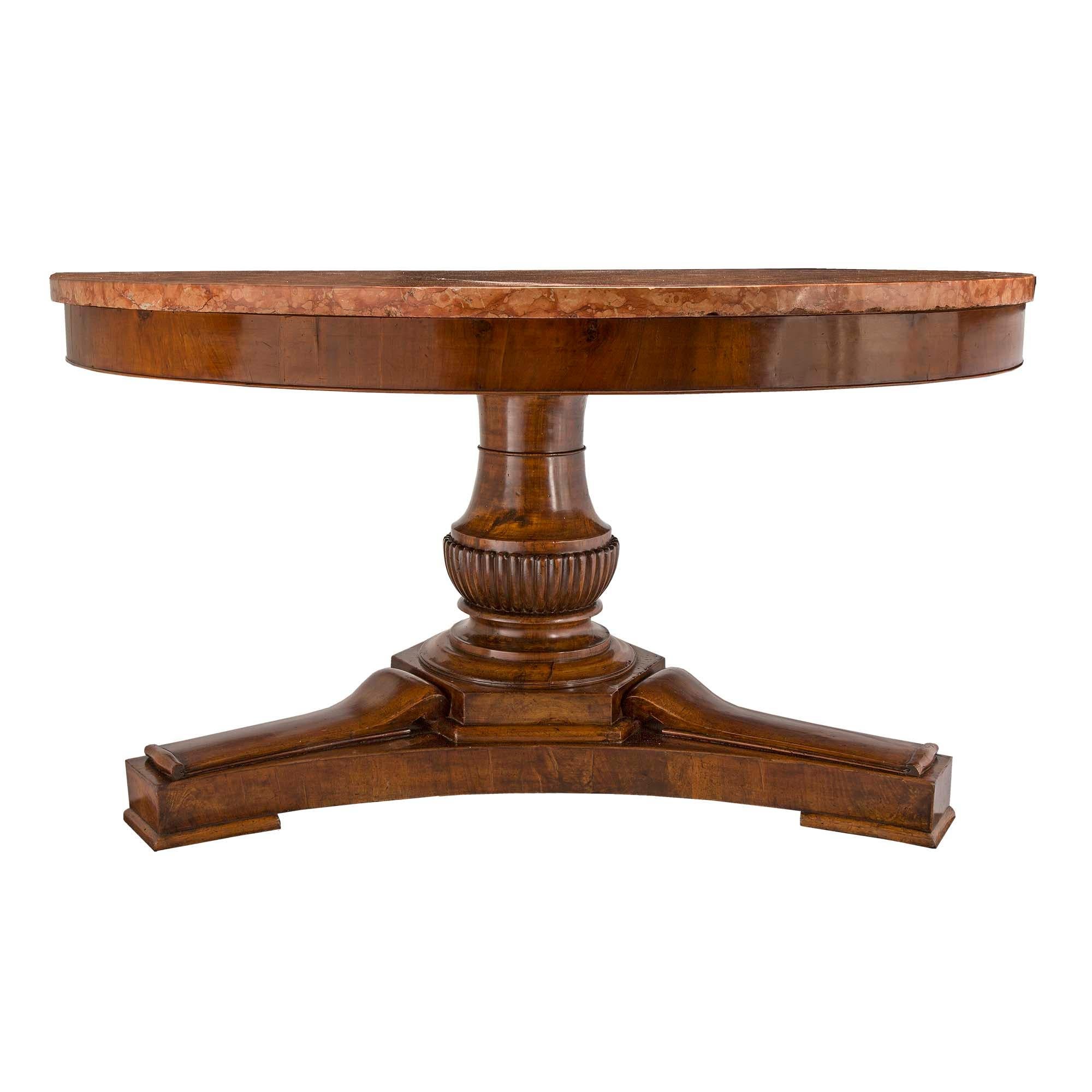 Italian 18th Century Walnut and Marble Tuscan Center Table For Sale 1