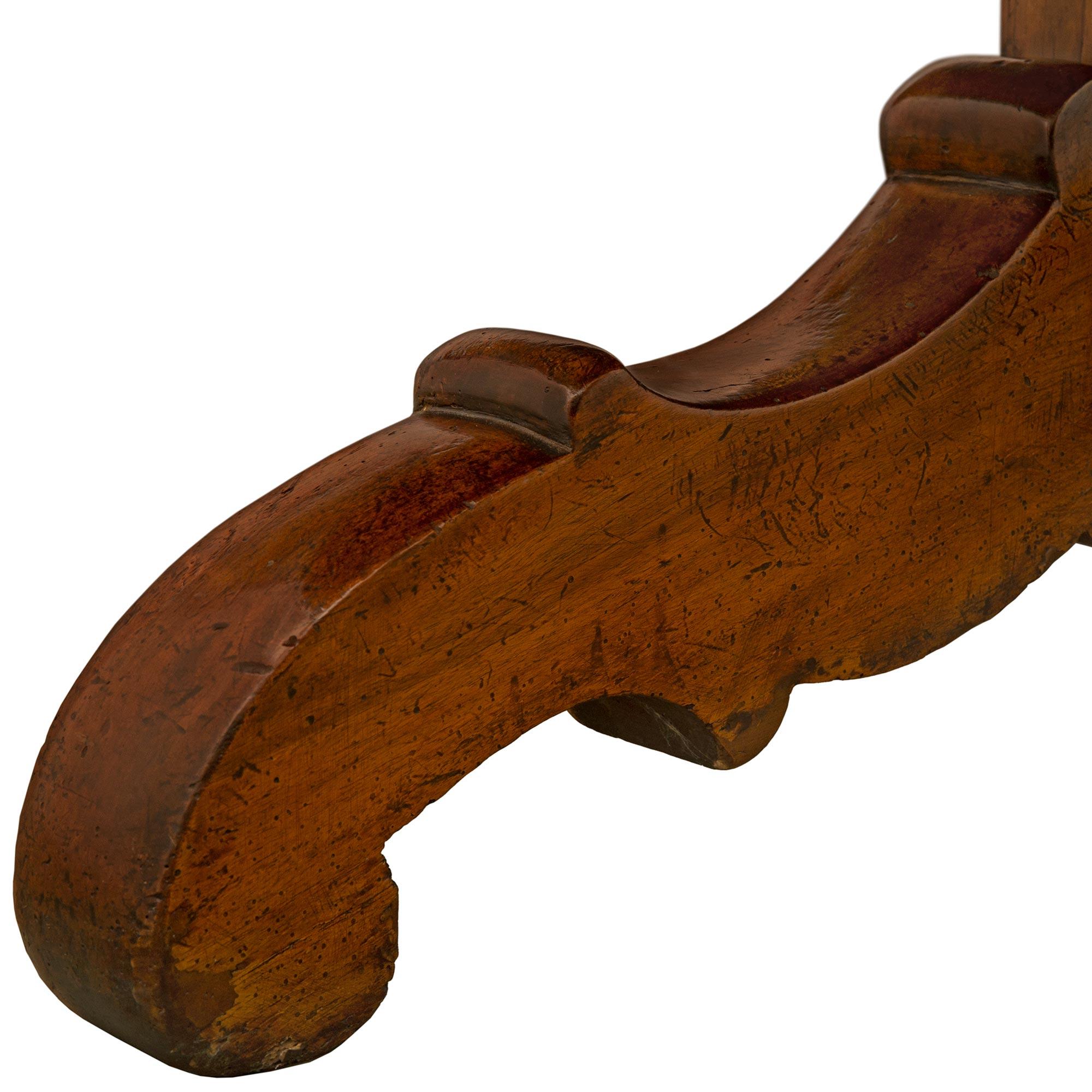 Italian 18th Century Walnut Center Table from Tuscany For Sale 2