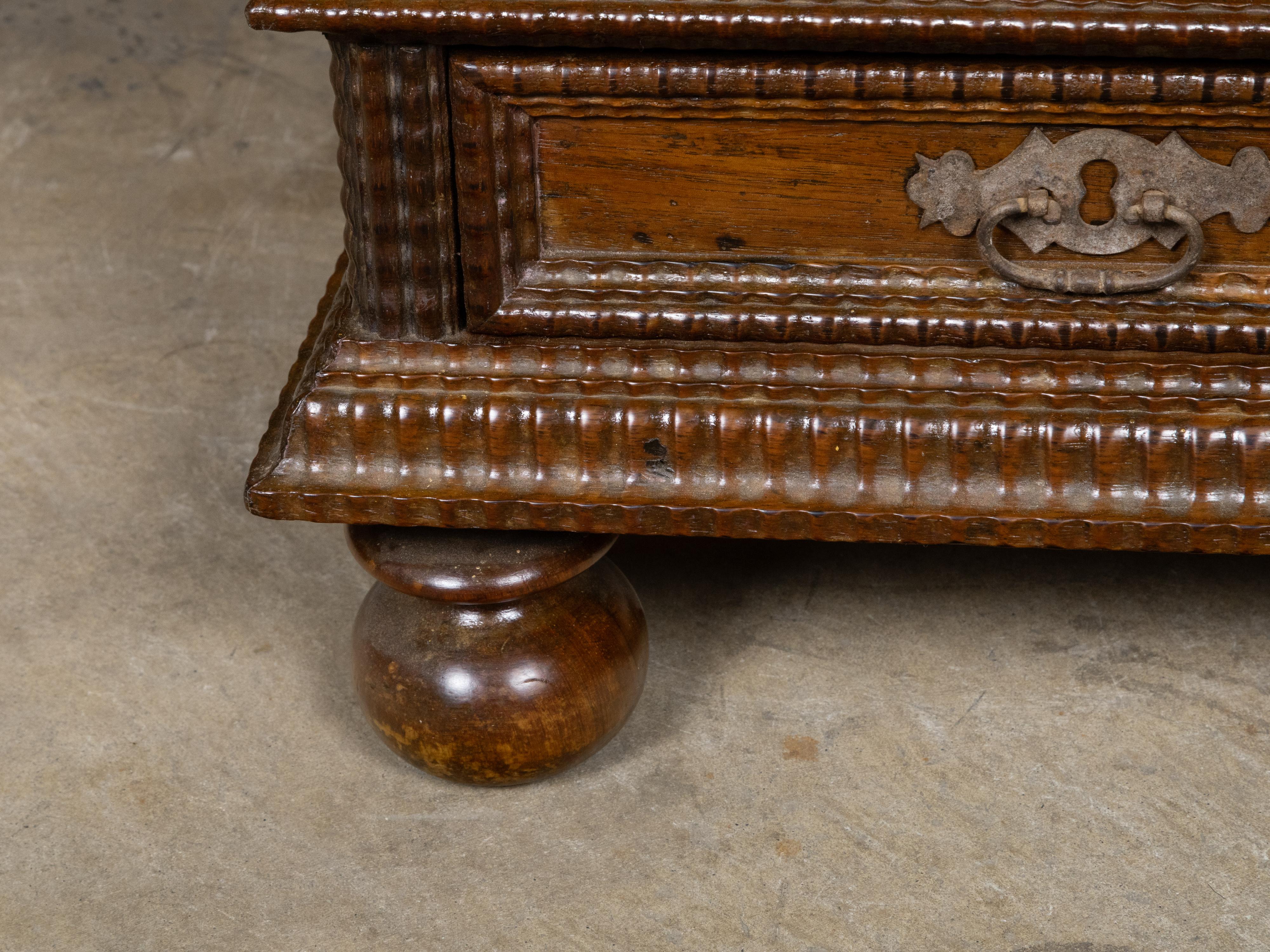 Italian 18th Century Walnut Coffer with Carved Diamond Motifs and Drawers For Sale 7