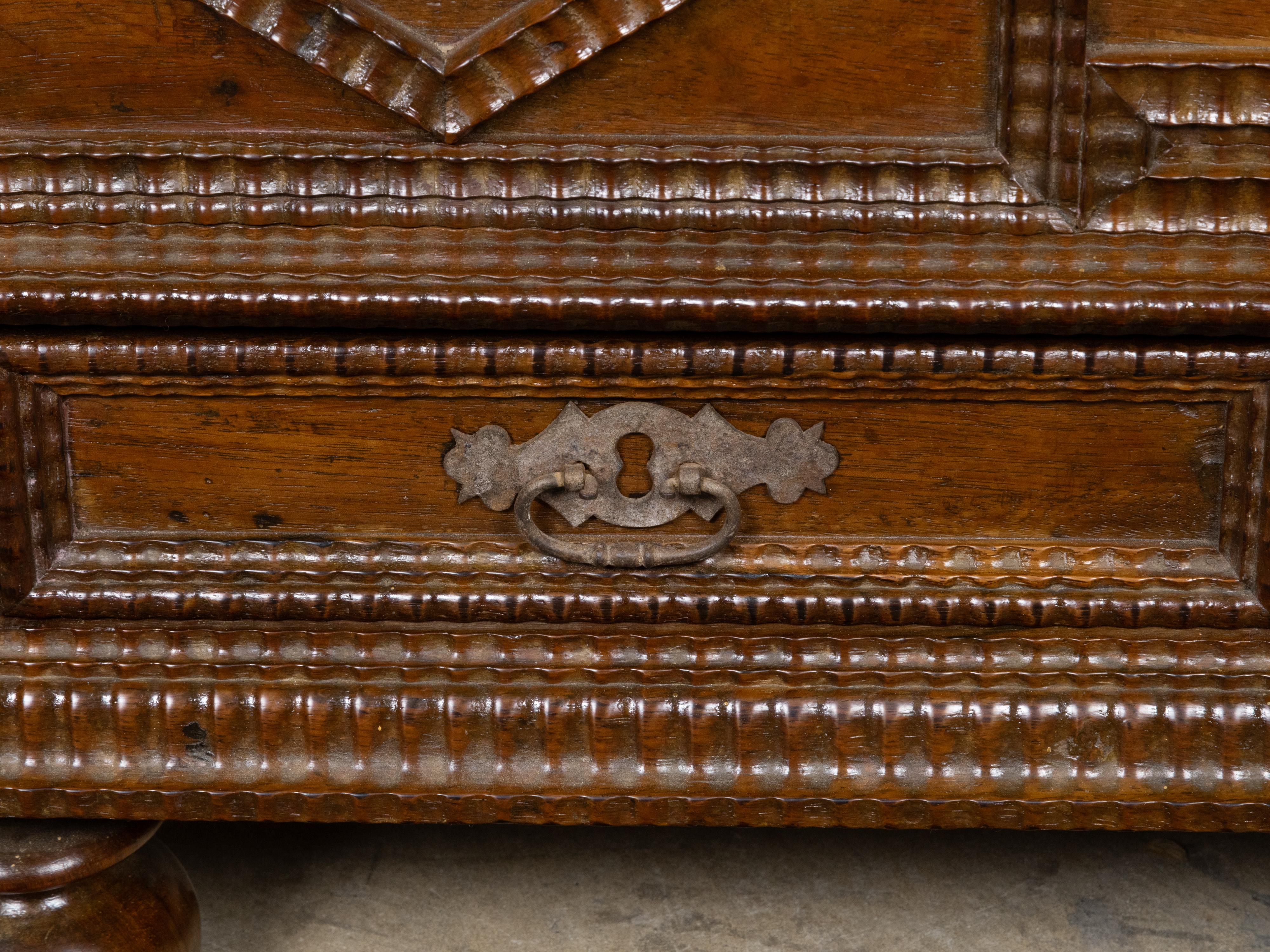 Italian 18th Century Walnut Coffer with Carved Diamond Motifs and Drawers For Sale 8