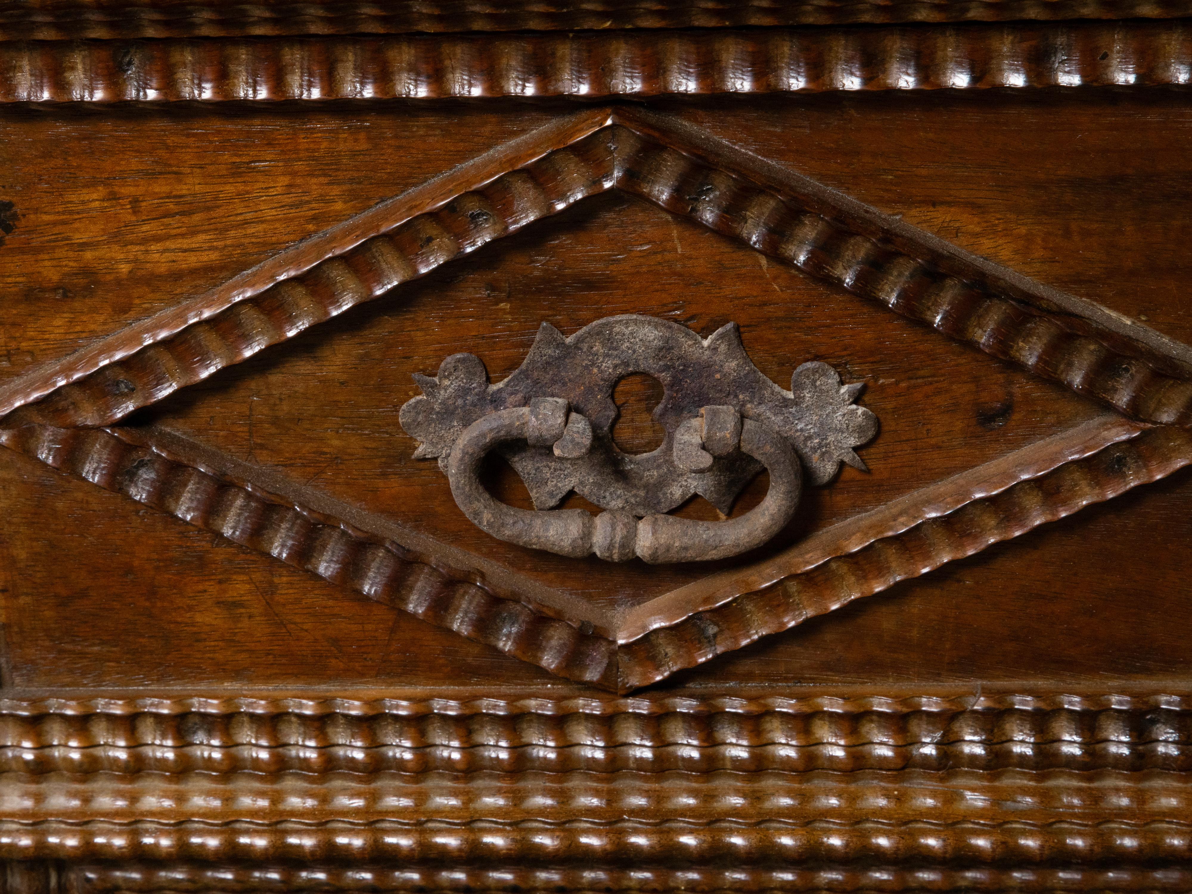 Italian 18th Century Walnut Coffer with Carved Diamond Motifs and Drawers For Sale 12