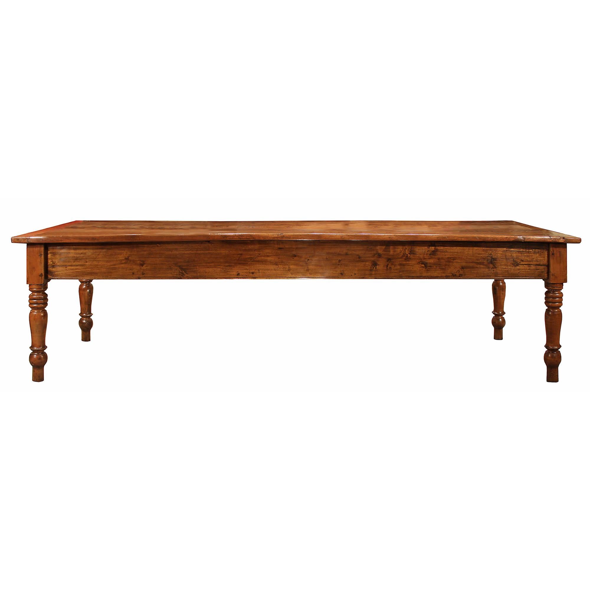 Italian 18th Century Walnut Country Table In Good Condition For Sale In West Palm Beach, FL