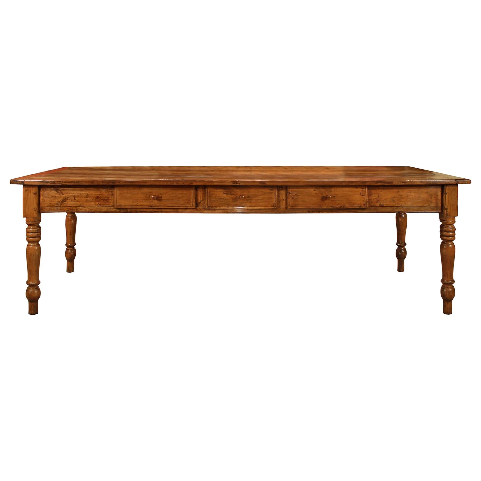 Mesa de campo italiana de nogal del siglo XVIII
