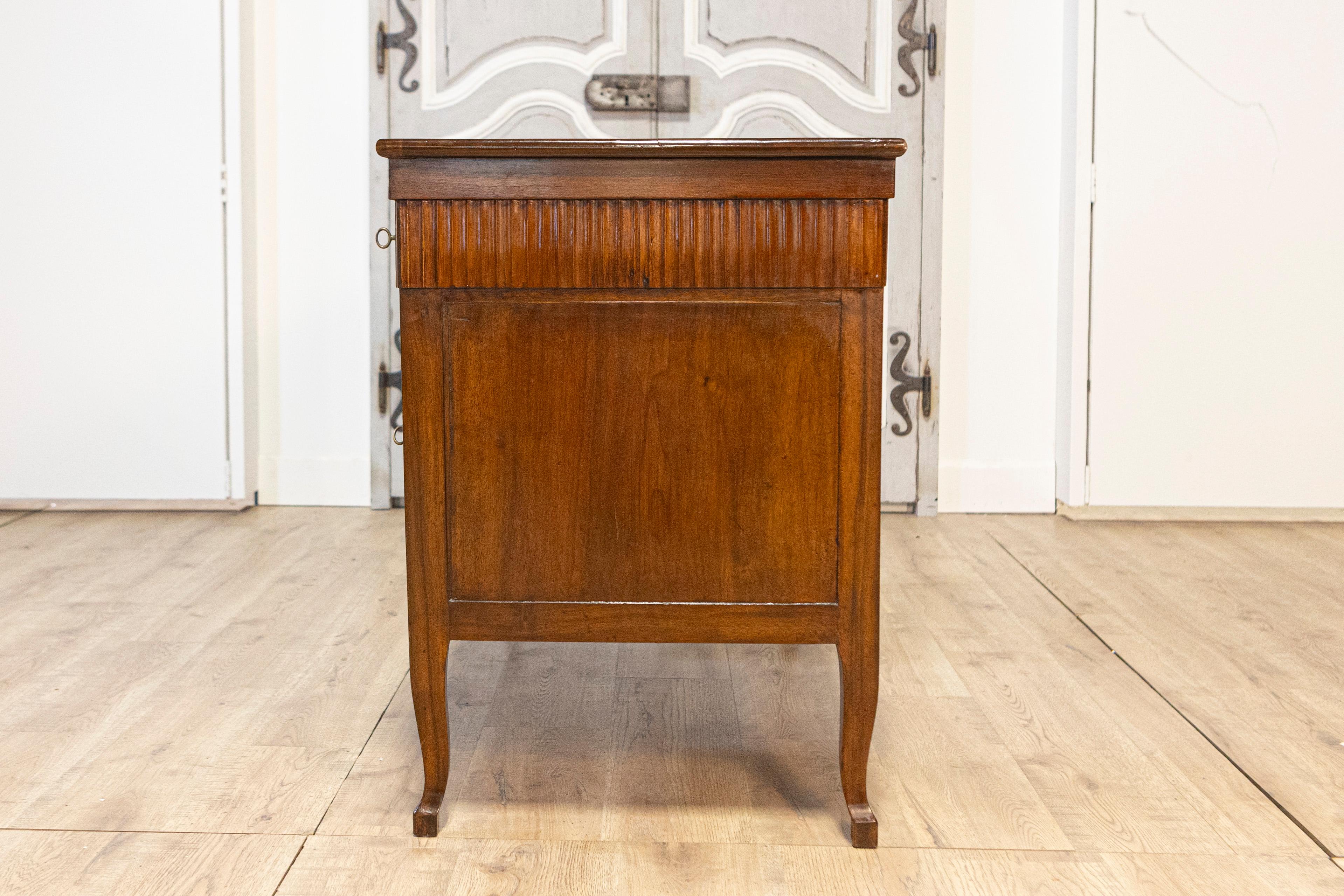 Italian 18th Century Walnut Desk with Carved Reeded Apron, Drawers and Doors For Sale 5