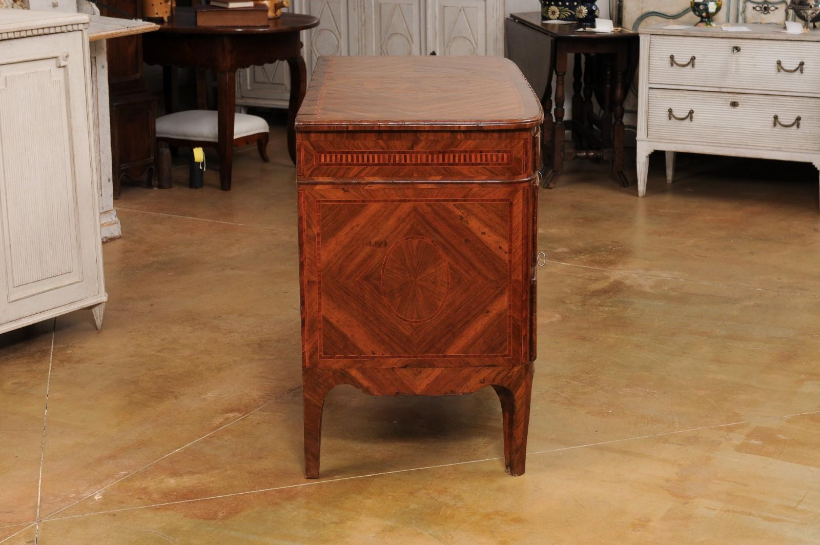 Italian 18th Century Walnut, Mahogany and Cherry Three-Drawer Marquetry Commode For Sale 2