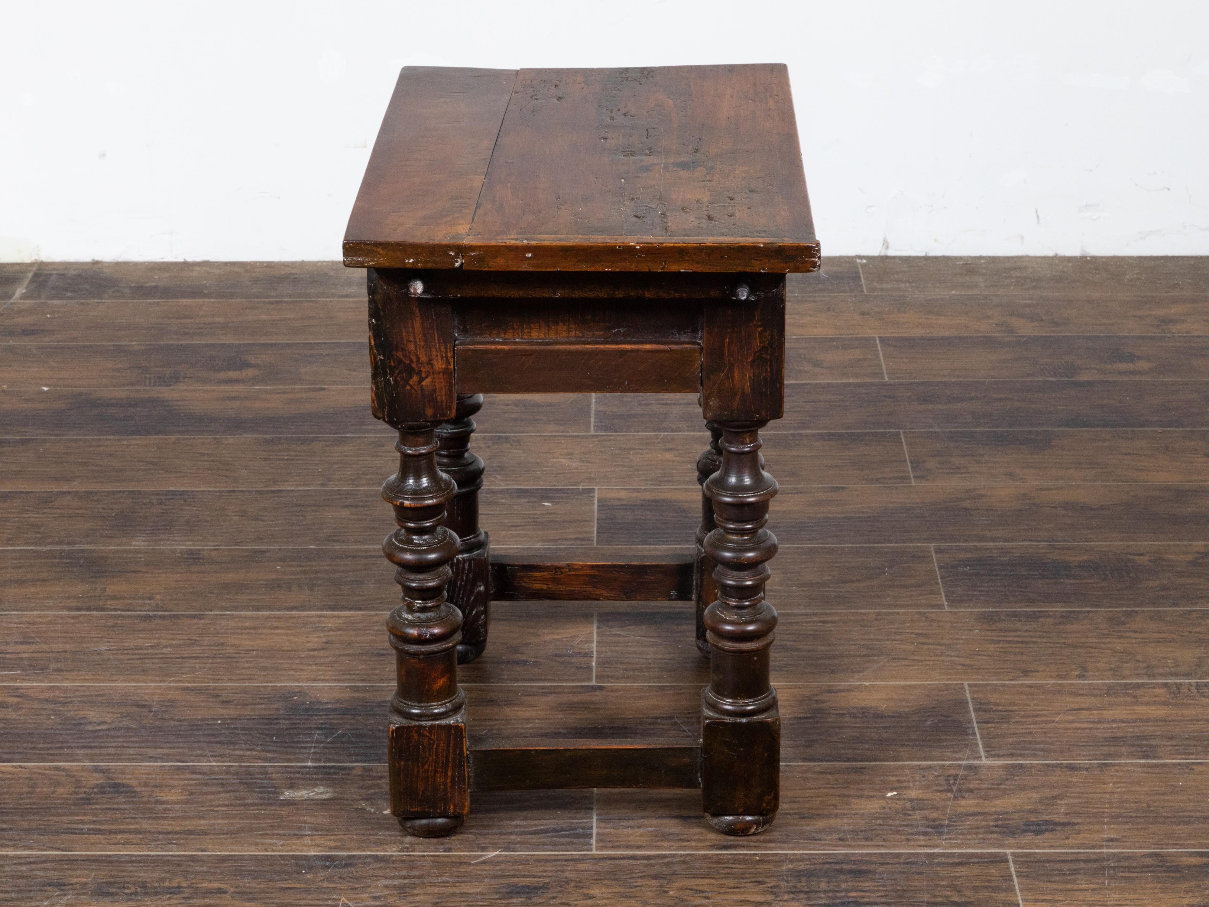 Italian 18th Century Walnut Side Table with Turned Legs and Single Drawer For Sale 1
