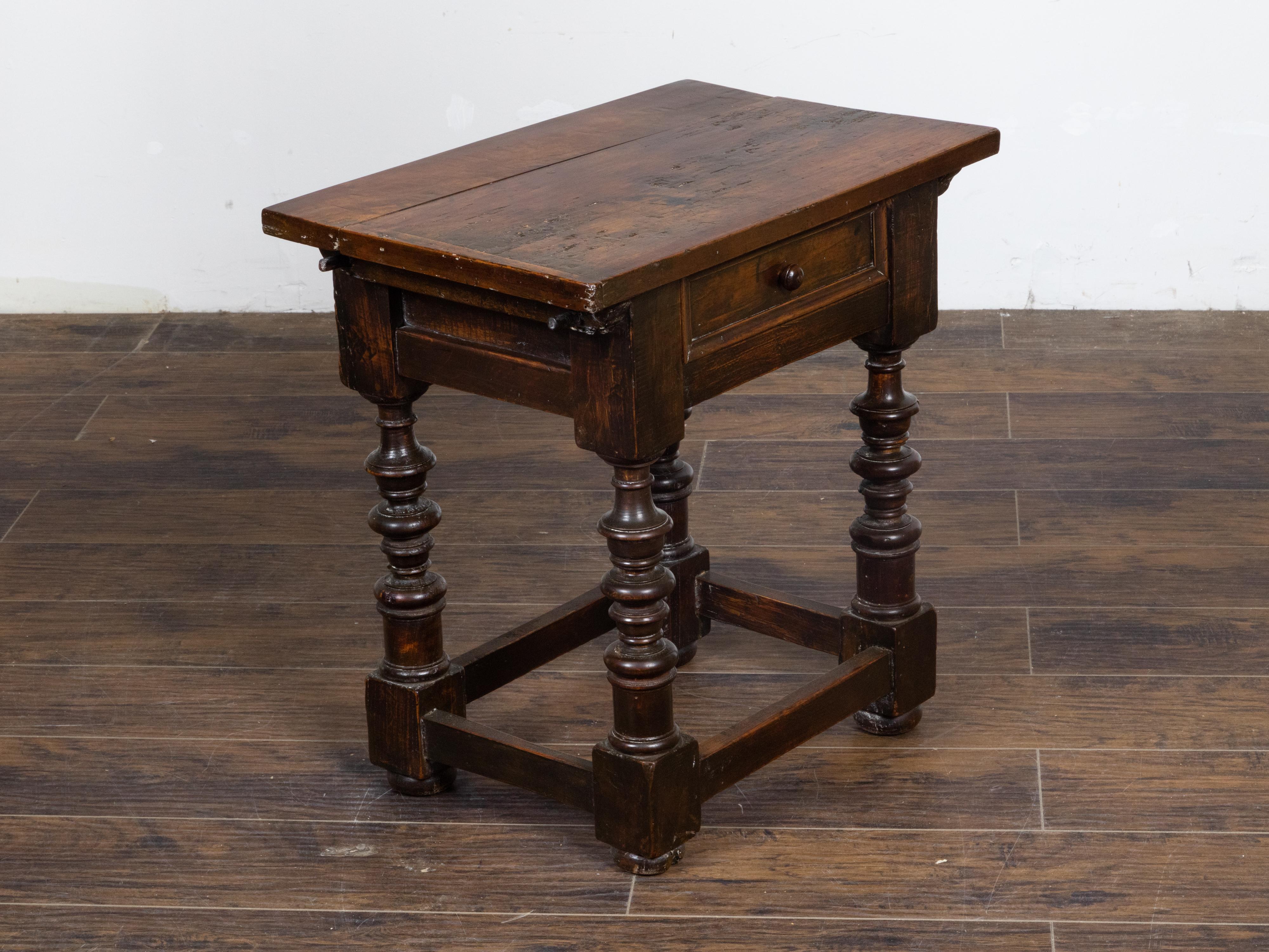 Italian 18th Century Walnut Side Table with Turned Legs and Single Drawer For Sale 2