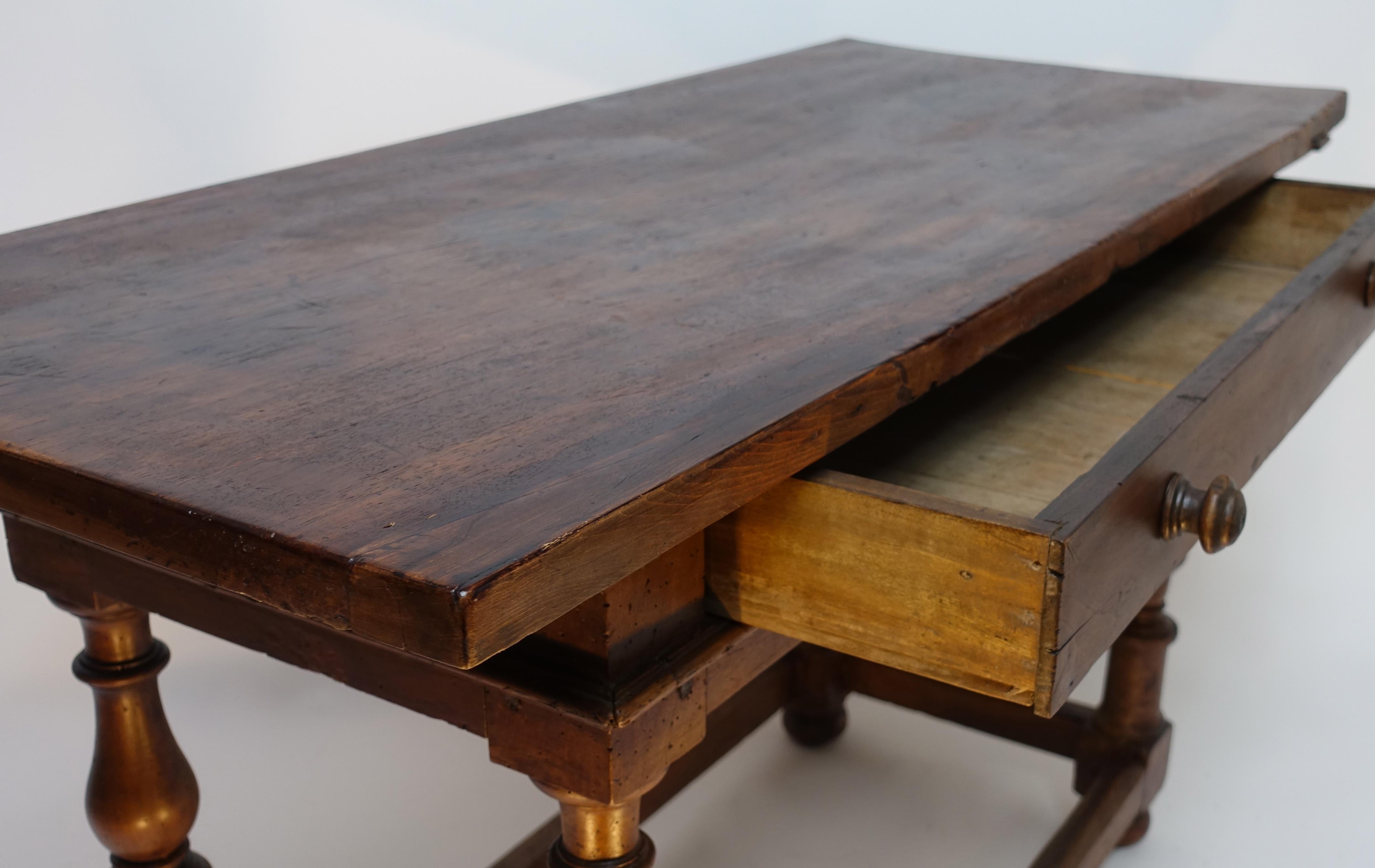 Italian 18th Century Walnut Table with Large Drawer 5