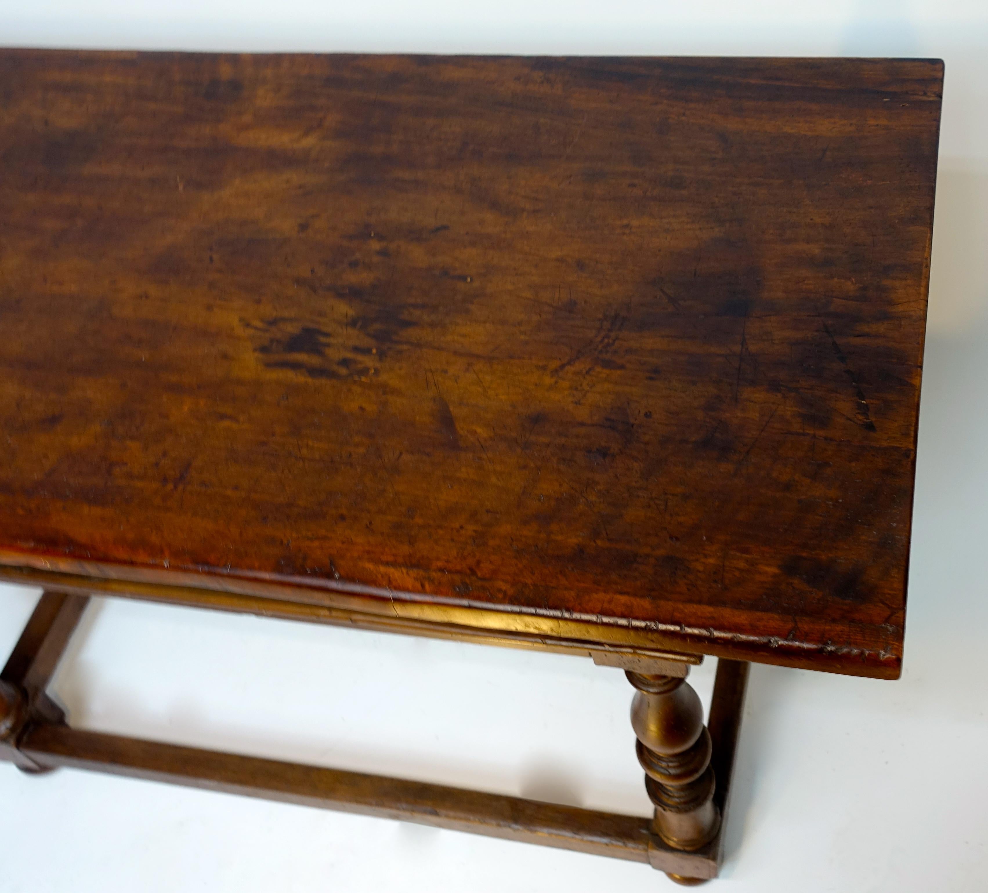 Italian 18th Century Walnut Table with Large Drawer 12