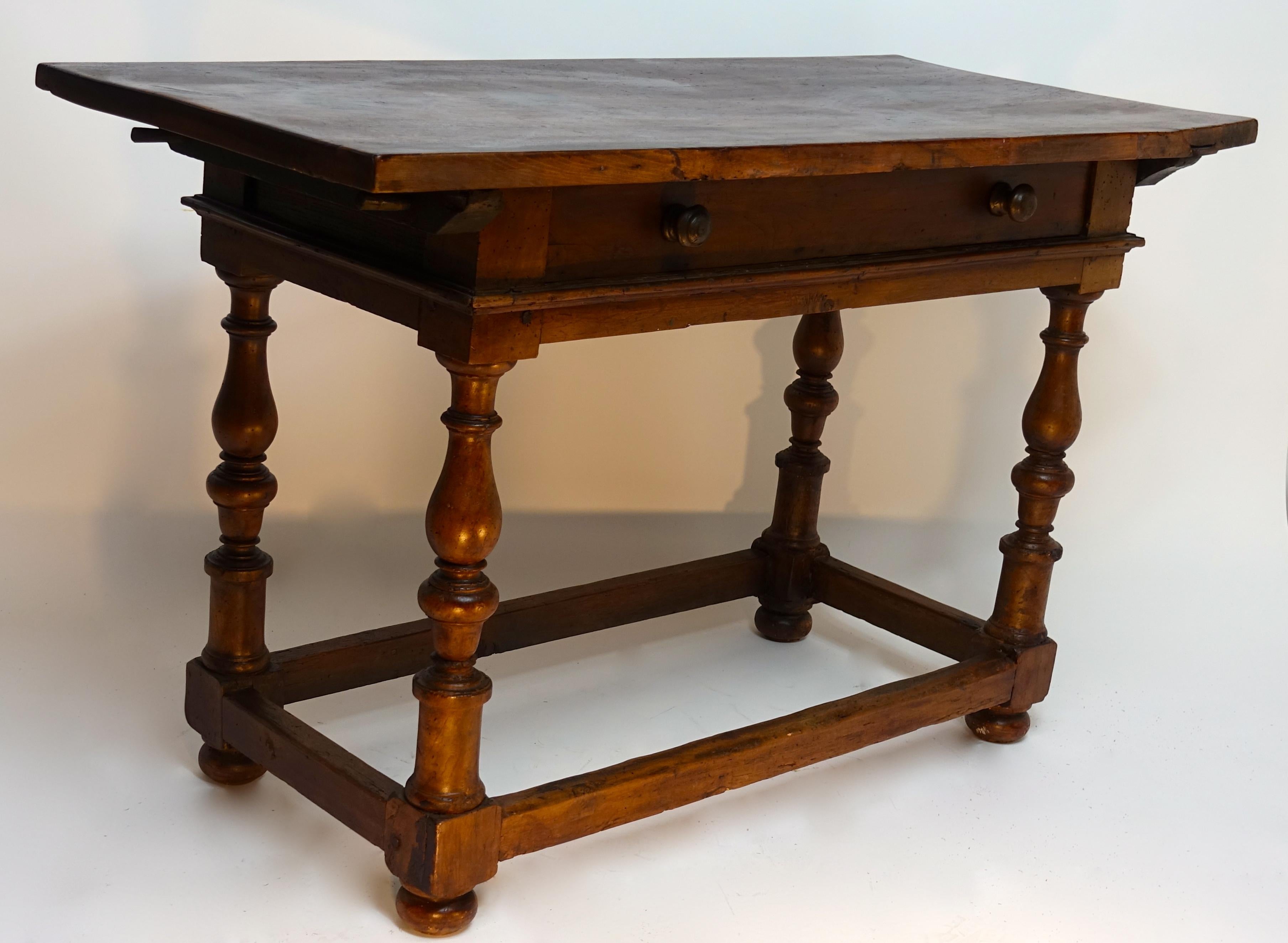 Italian 18th Century Walnut Table with Large Drawer 1