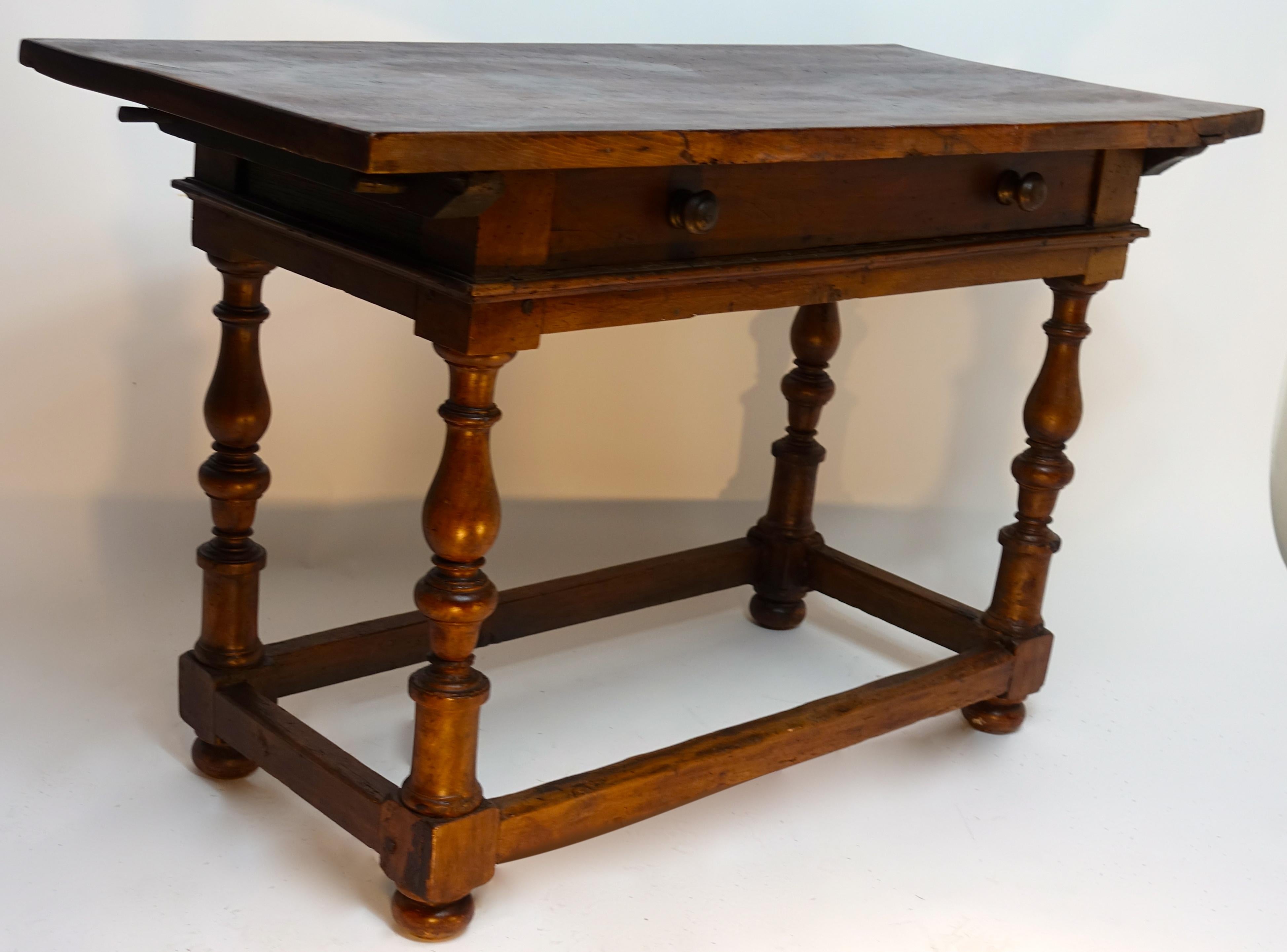 Italian 18th Century Walnut Table with Large Drawer 2