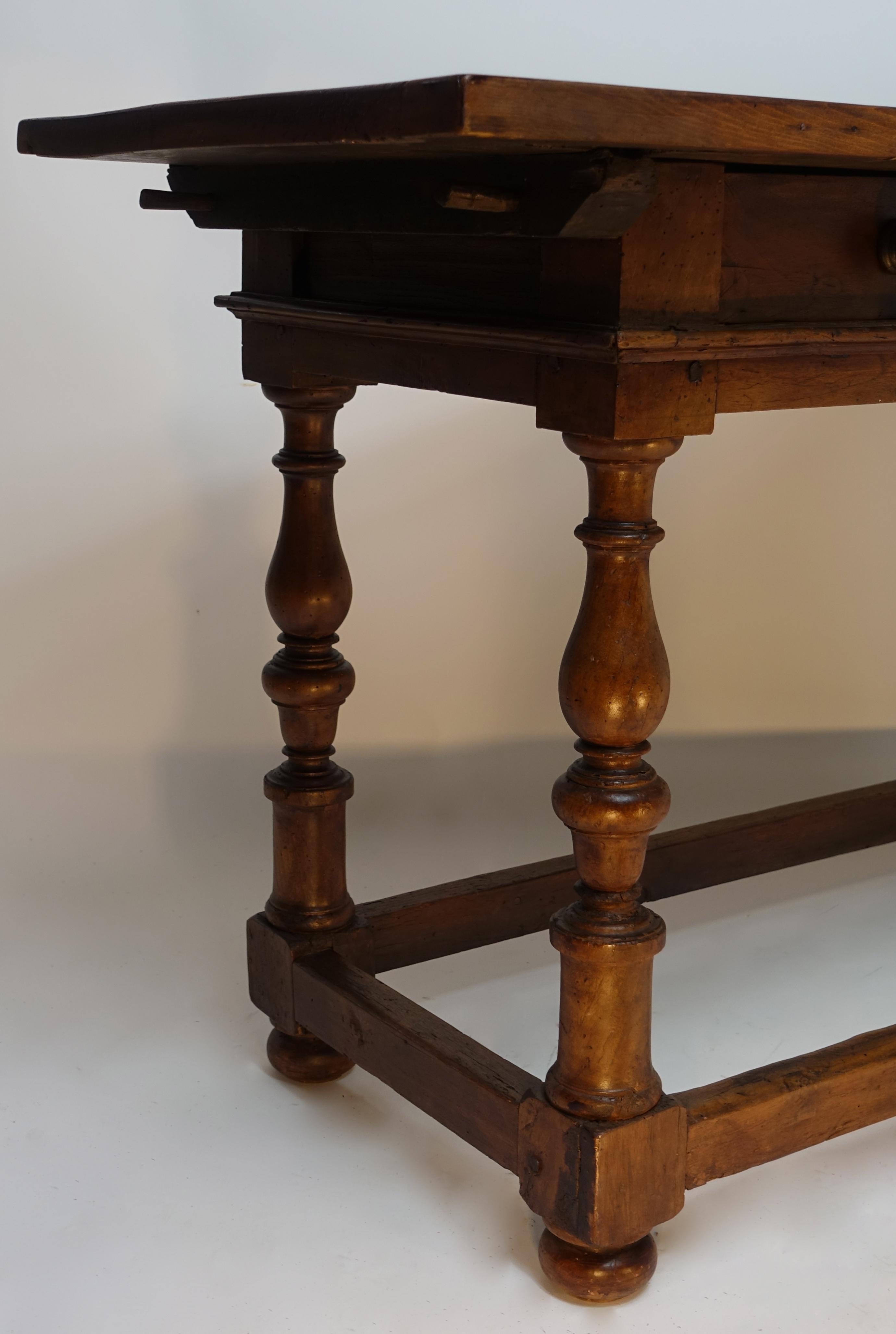 Italian 18th Century Walnut Table with Large Drawer 3