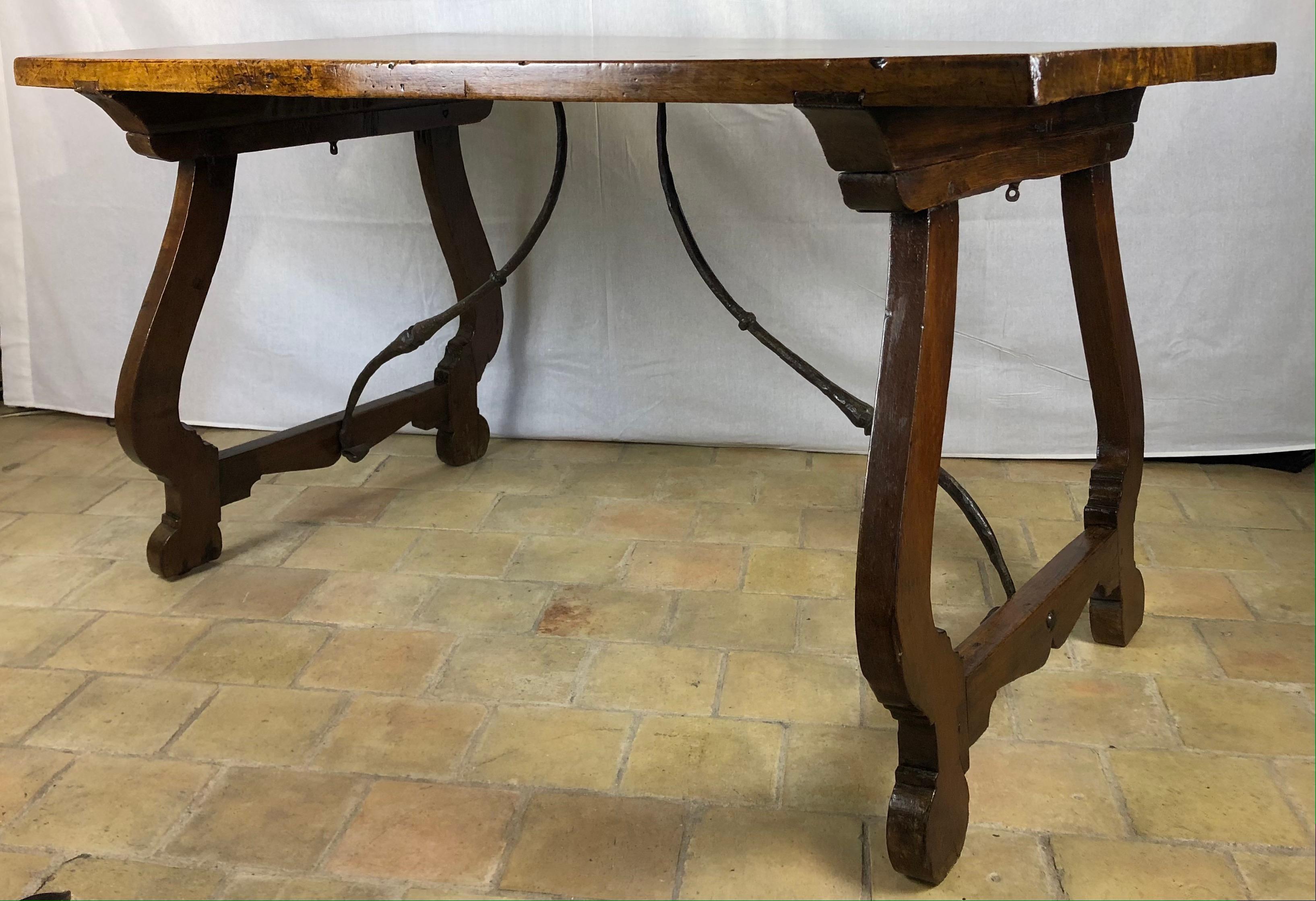 Italian 18th Century Rustic Walnut Trestle Console or Center Table For Sale 1