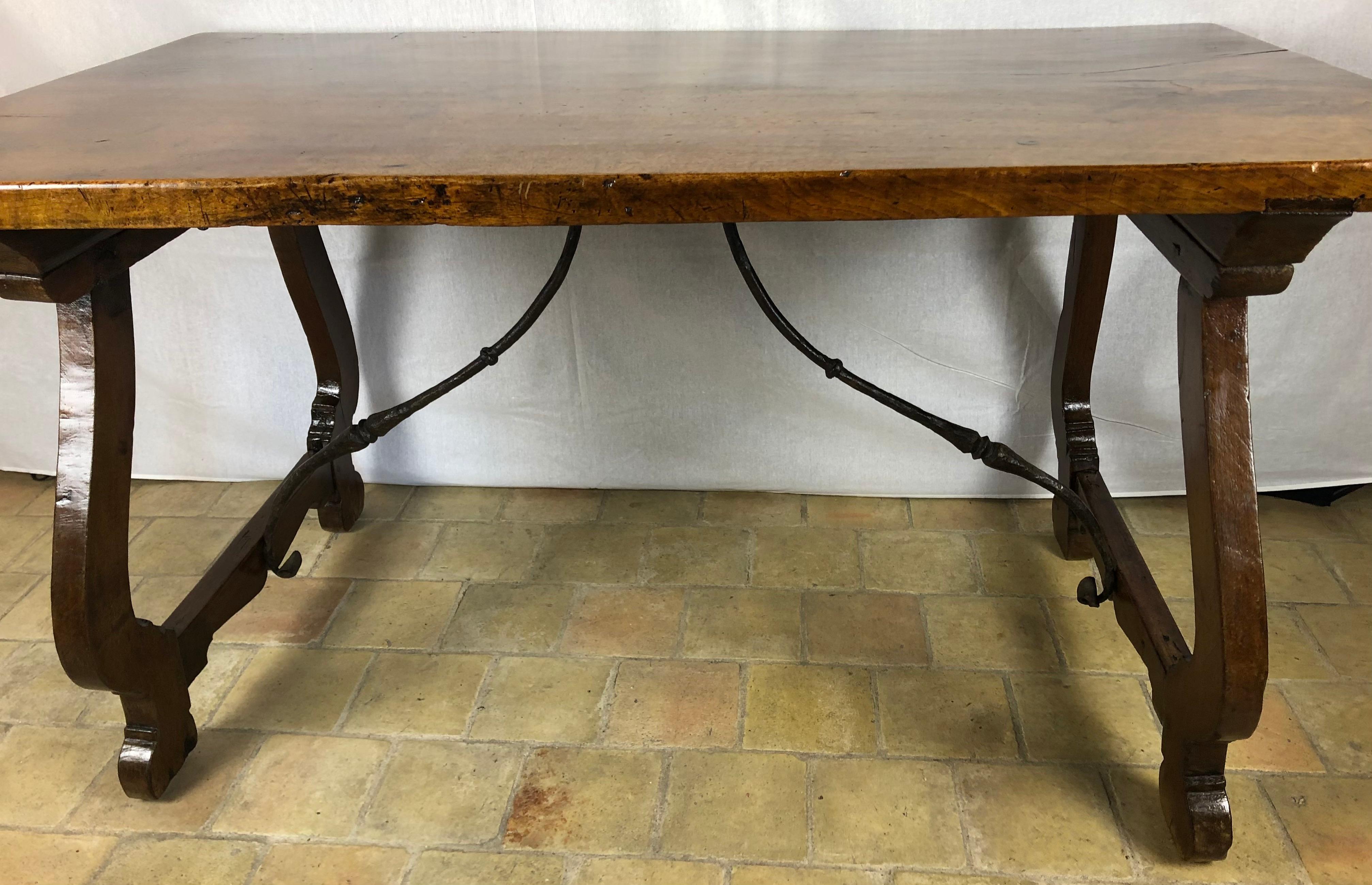 Italian 18th Century Rustic Walnut Trestle Console or Center Table For Sale 2