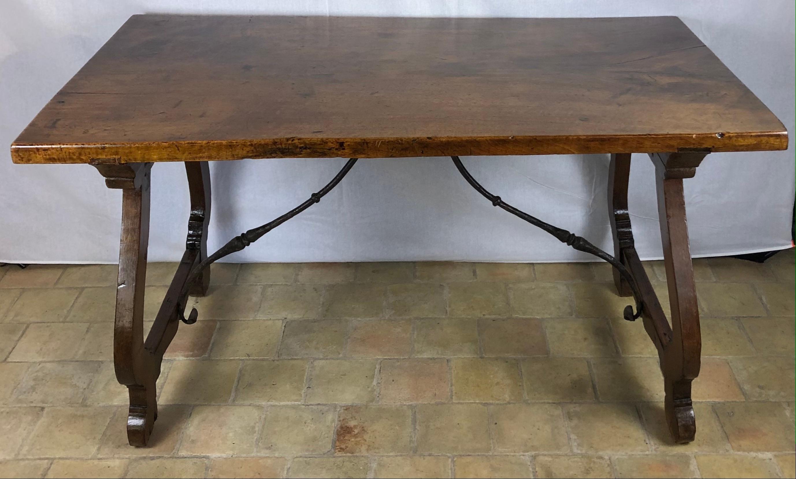 Italian 18th Century Rustic Walnut Trestle Console or Center Table For Sale 4