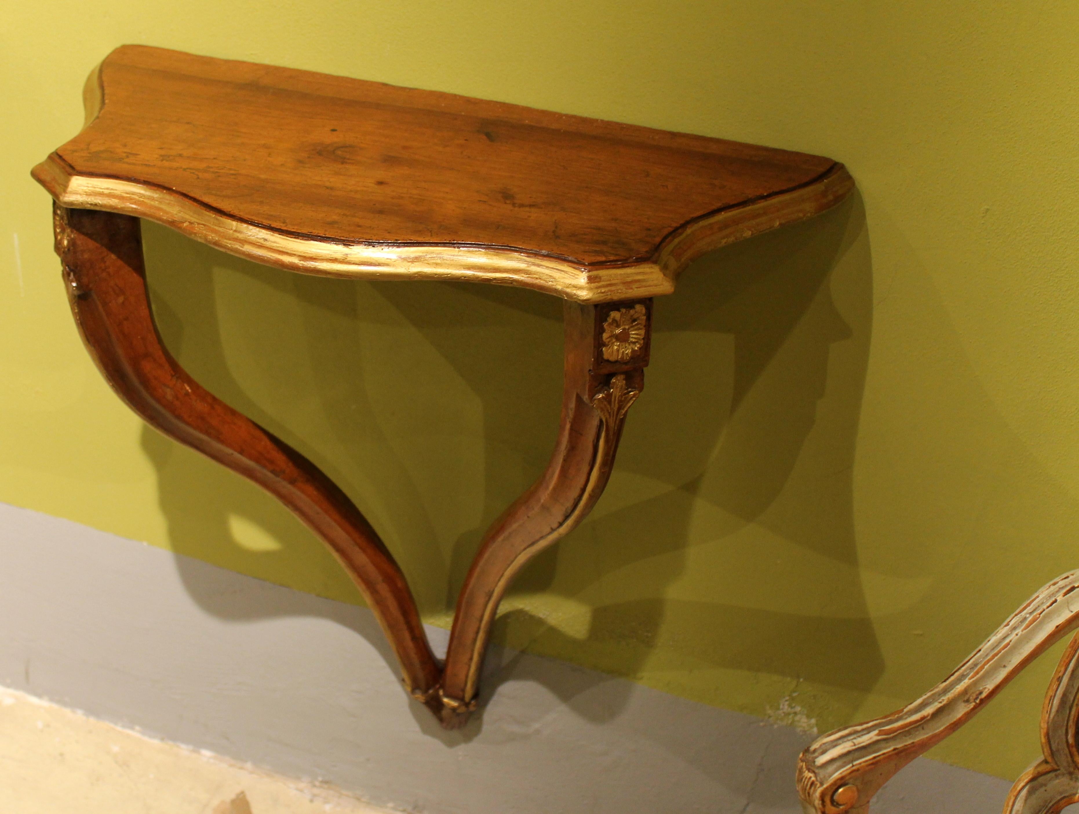 Italian 18th Century Carved Walnut and Parcel Gilt Wall Mount Curvy Console 9