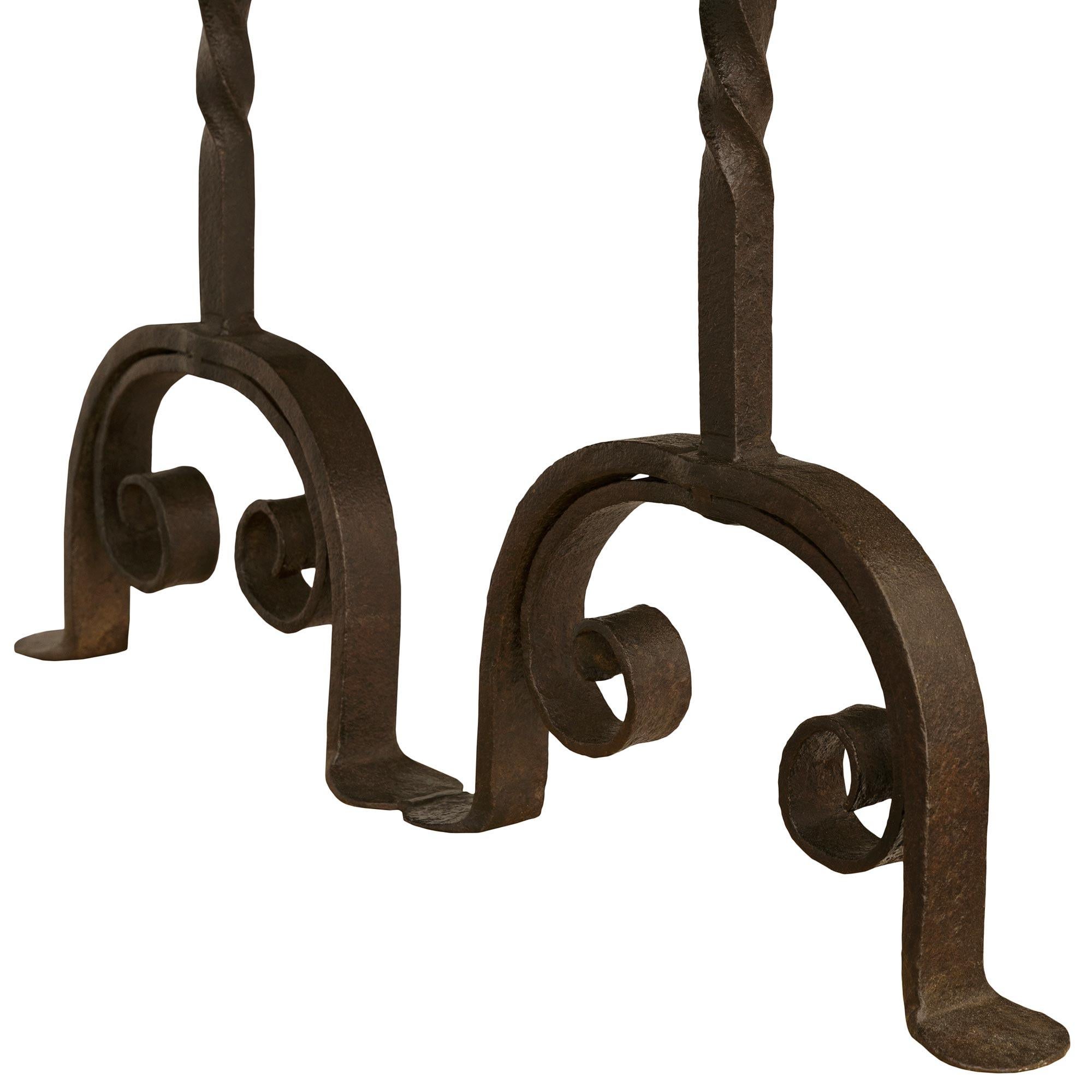 Table basse italienne du XVIIIe siècle en noyer, fer forgé et marbre Pietra Dura en vente 2