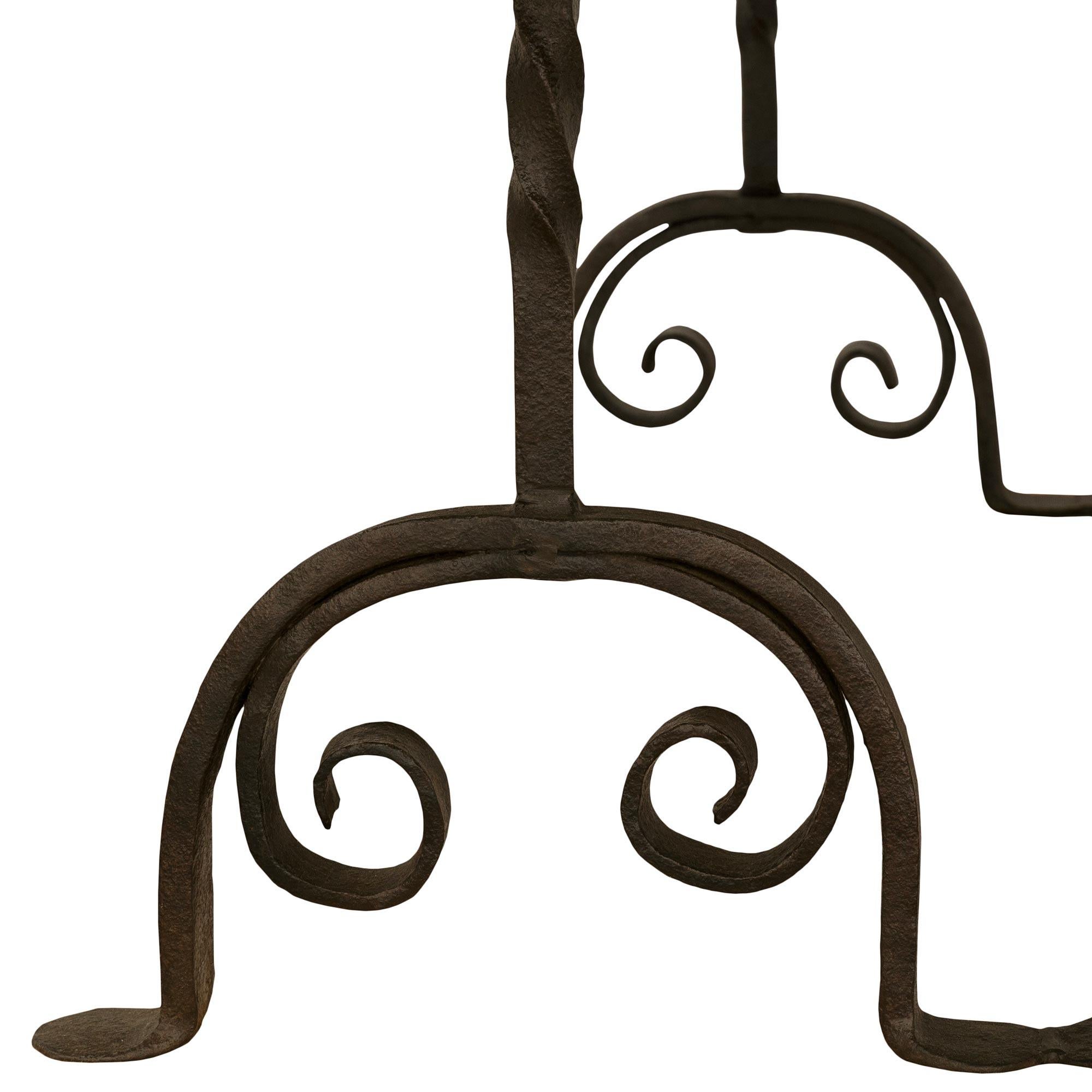 Table basse italienne du XVIIIe siècle en noyer, fer forgé et marbre Pietra Dura en vente 3