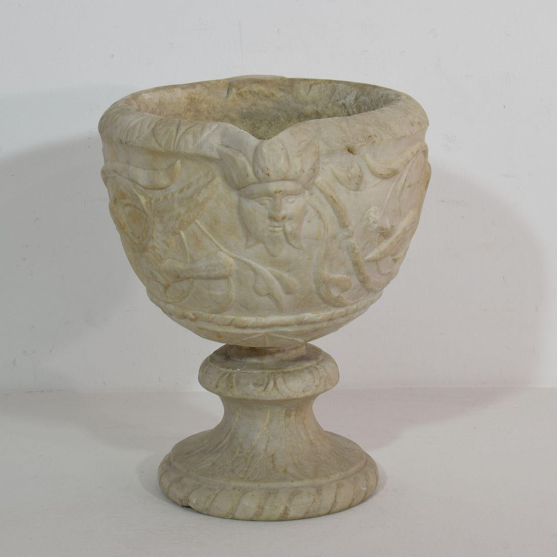 Italian 18th Century White Marble Garden Urn/ Vase In Good Condition In Buisson, FR