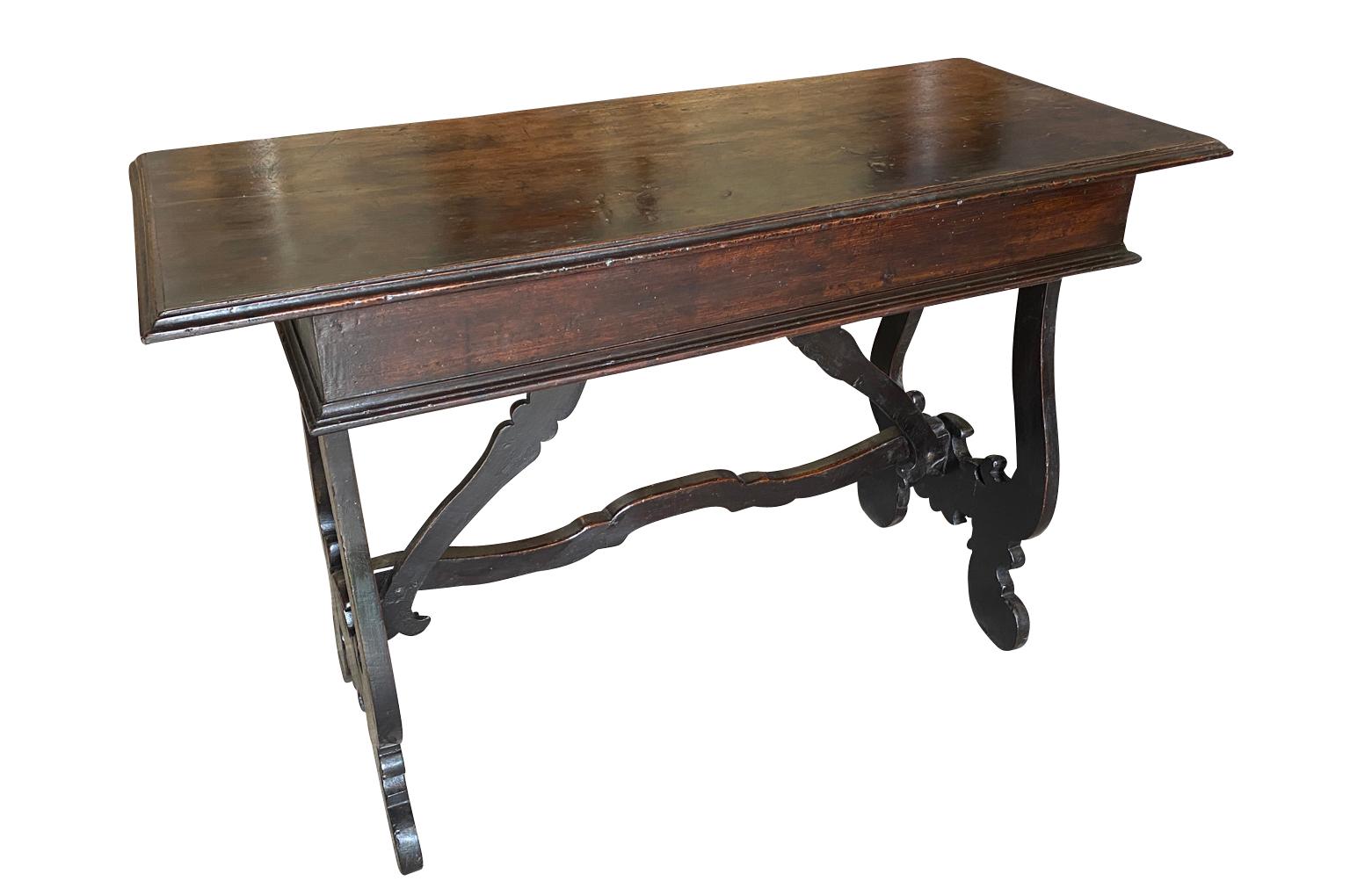 Italian 18th Century Writing Table For Sale 9