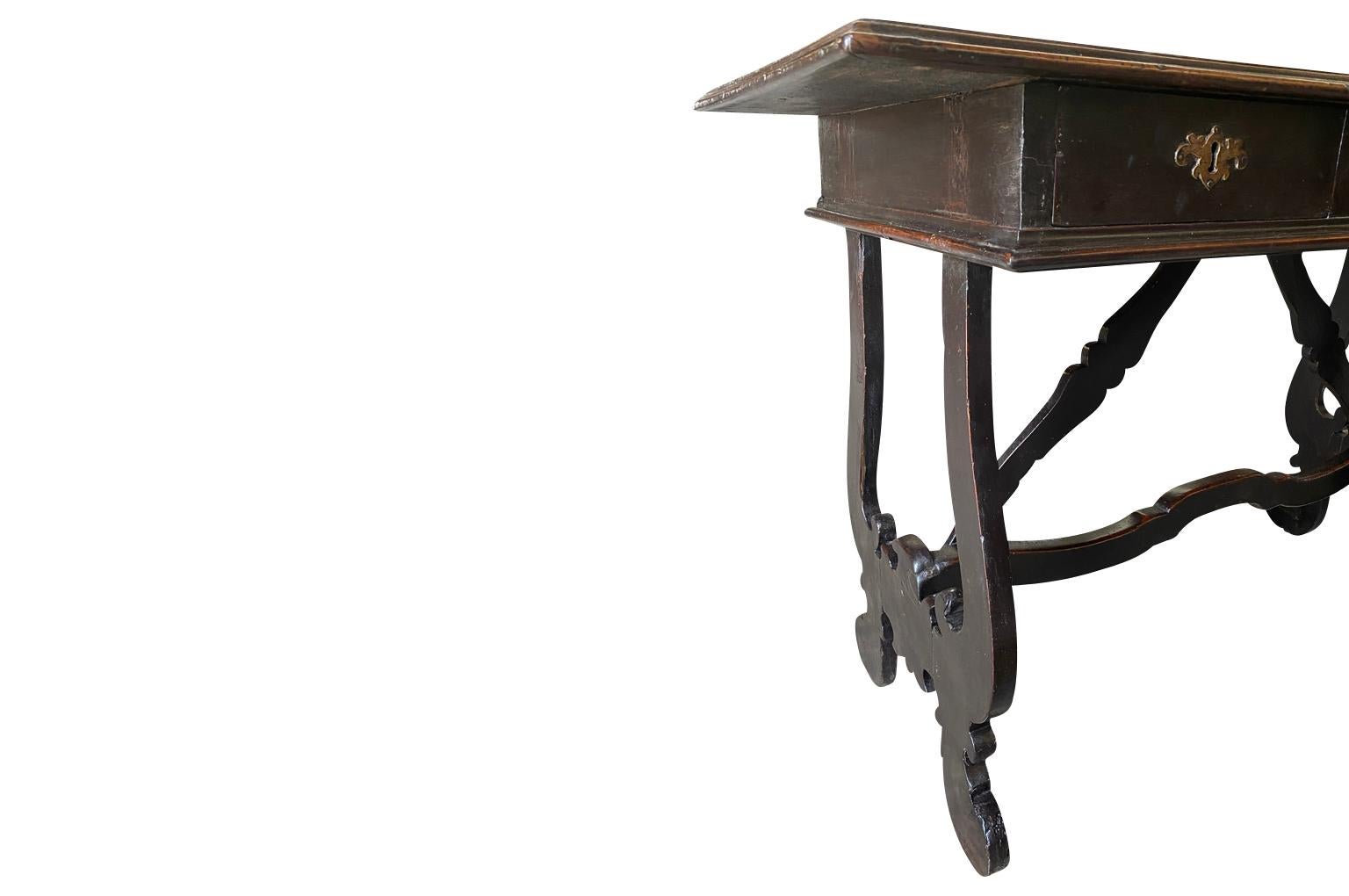 Italian 18th Century Writing Table For Sale 1