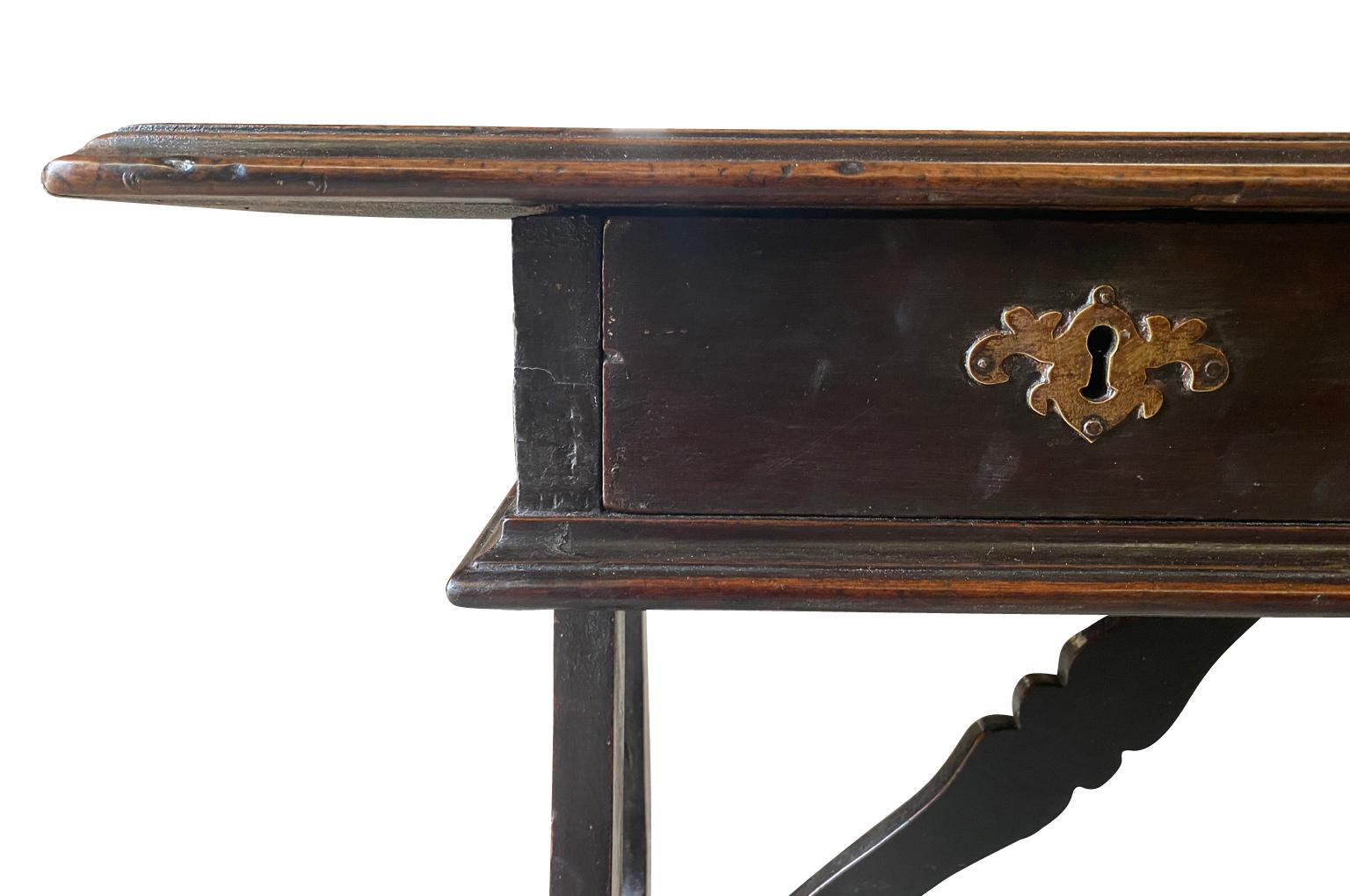 Italian 18th Century Writing Table For Sale 3
