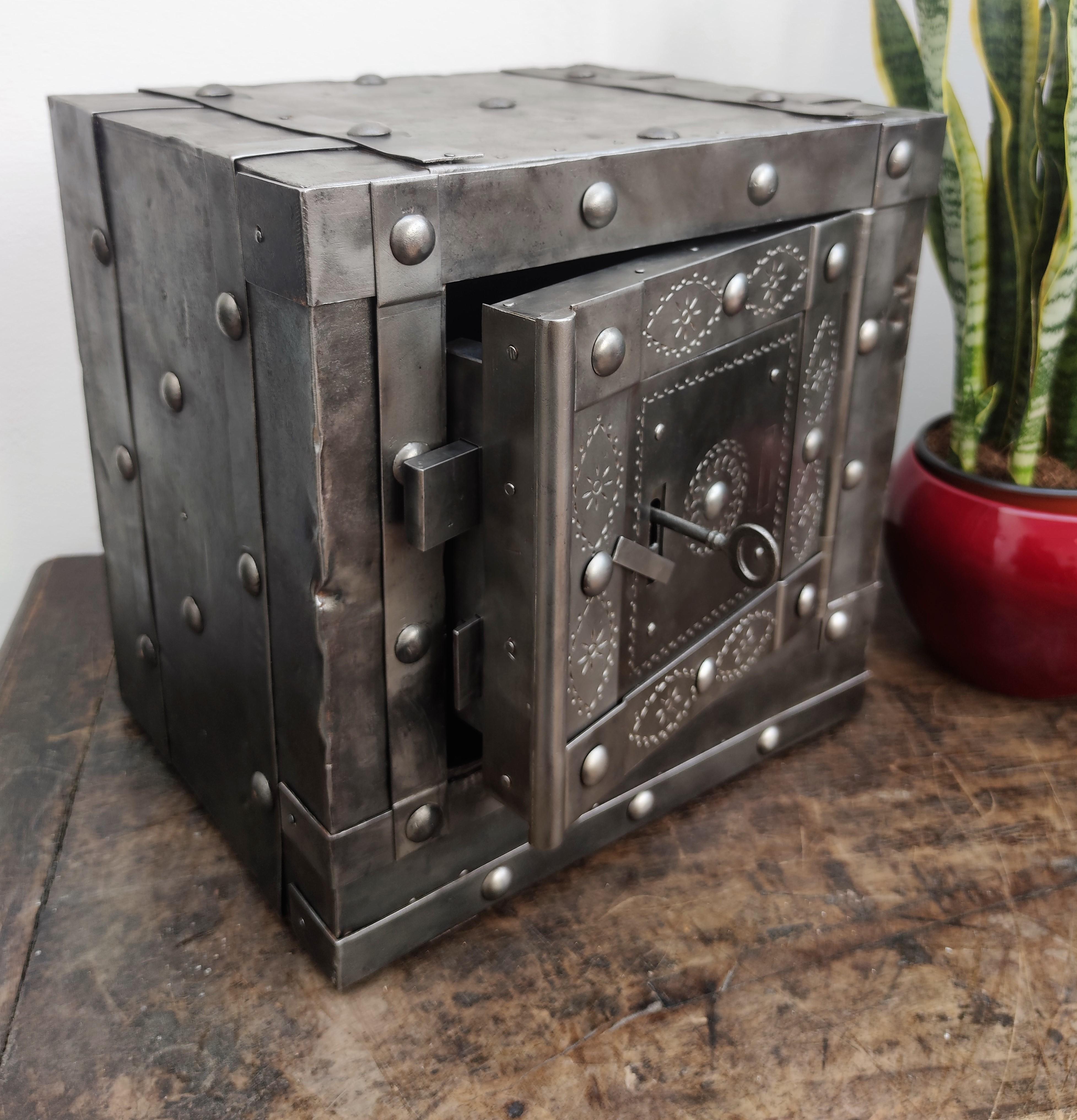 italian antique safe