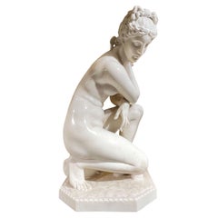 Italian 19th Century Crouching Venus Marble Statue After the Antique P. Bazzanti