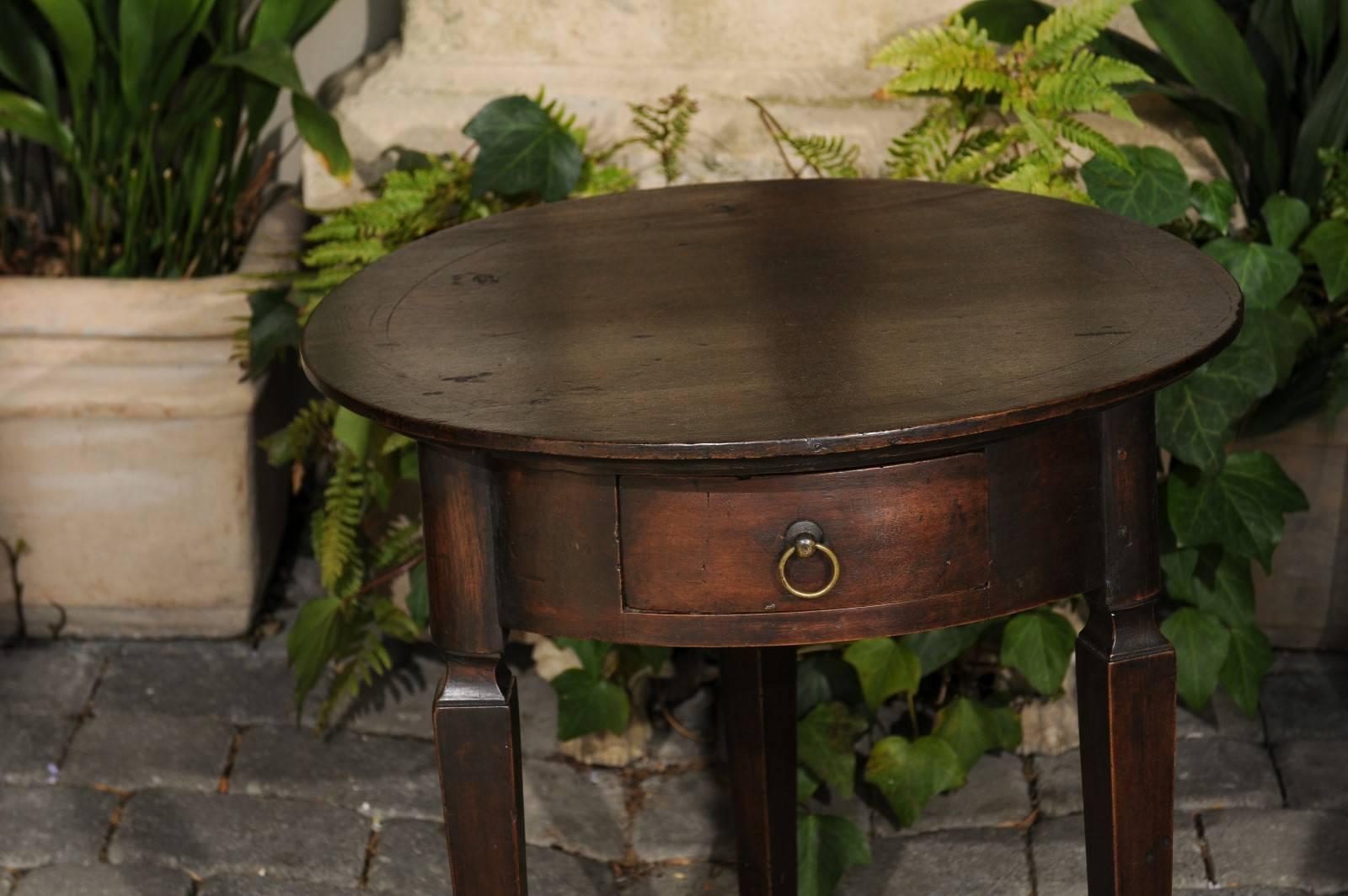 Italian 1800s Oak and Walnut Guéridon Table with Single Drawer and Tapered Legs In Good Condition In Atlanta, GA