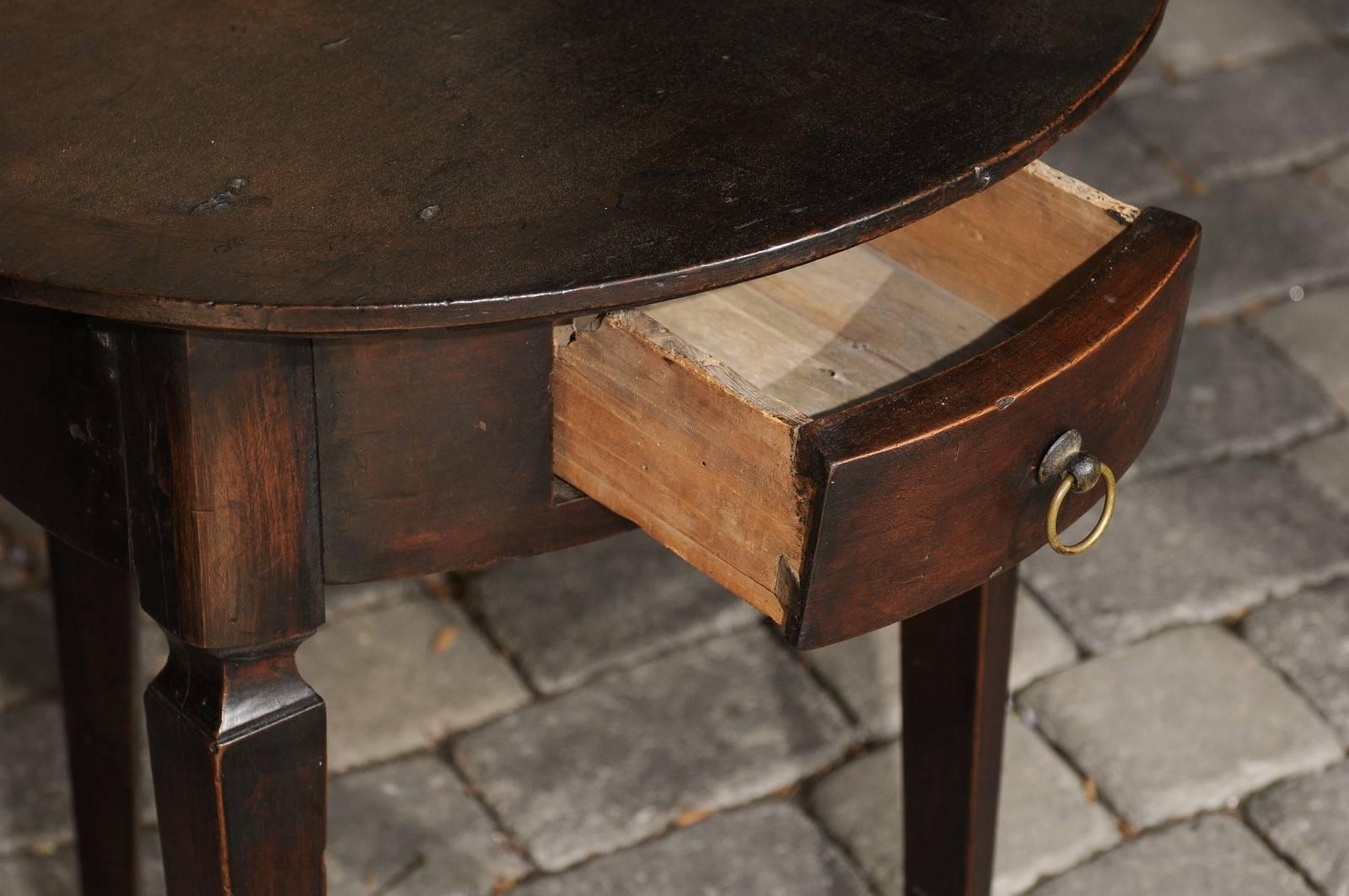 Italian 1800s Oak and Walnut Guéridon Table with Single Drawer and Tapered Legs 1