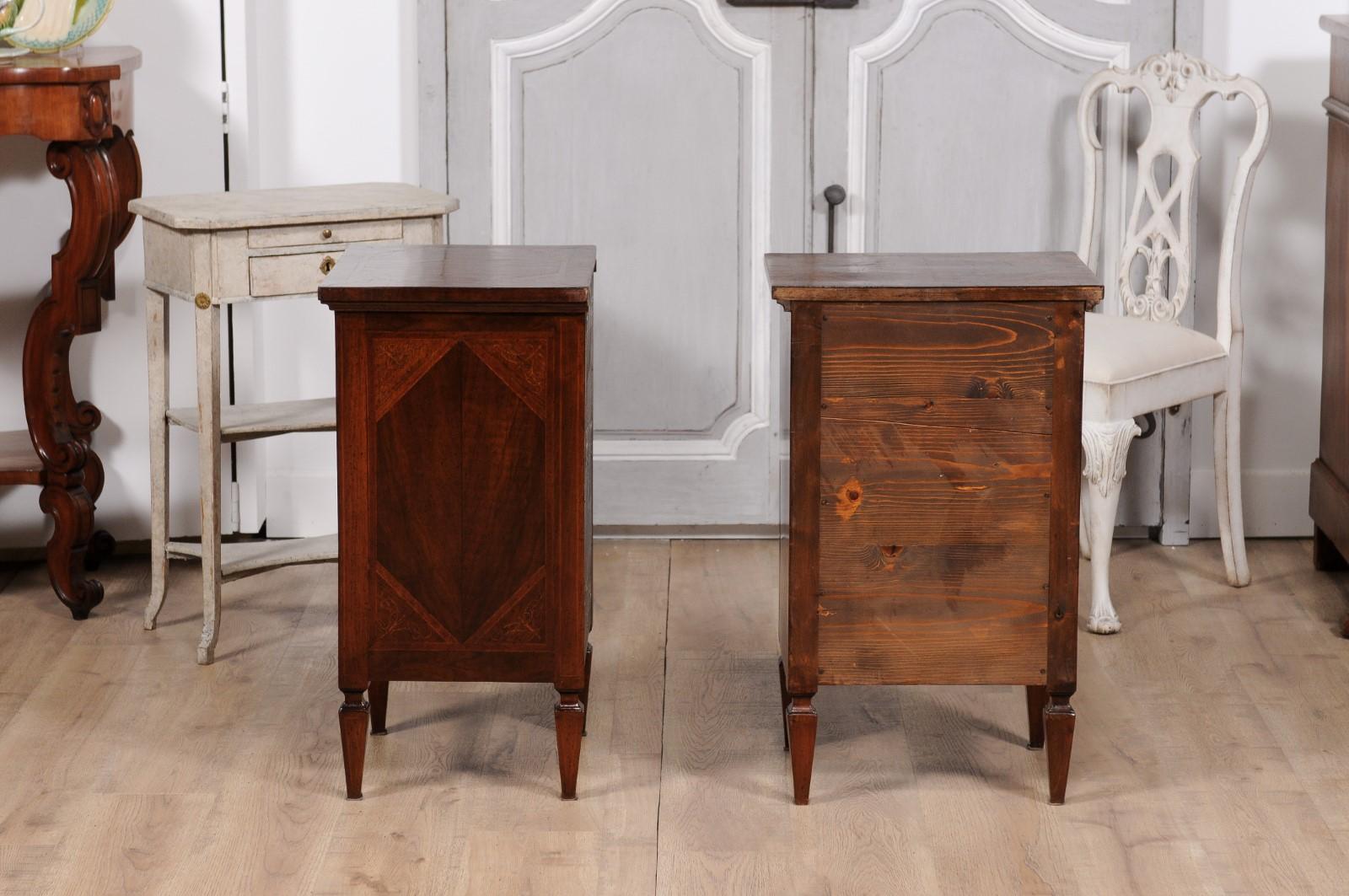 Italian 1900s Walnut and Mahogany Bedside Tables with Scrolling Marquetry 6