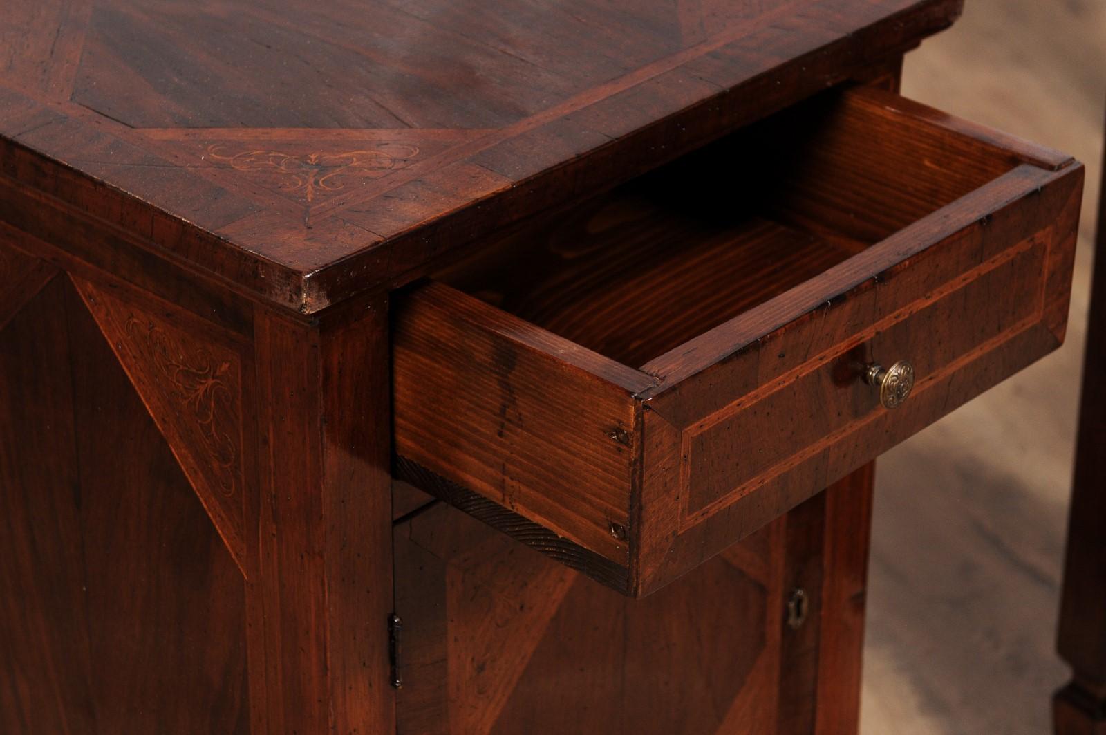 Italian 1900s Walnut and Mahogany Bedside Tables with Scrolling Marquetry 1