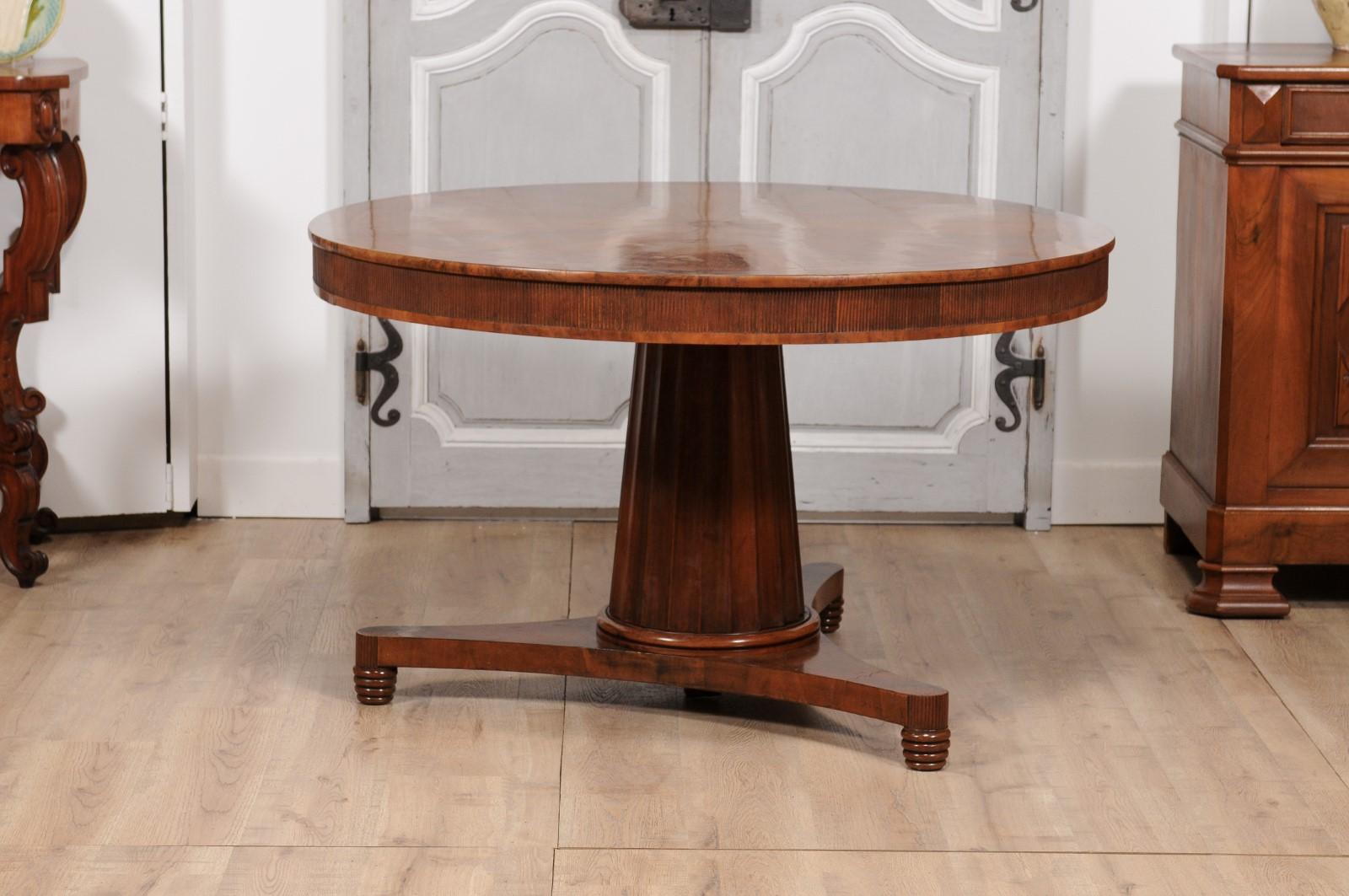 Carved Italian 1900s Walnut Pedestal Center Table with Radiating Veneer Round Top 