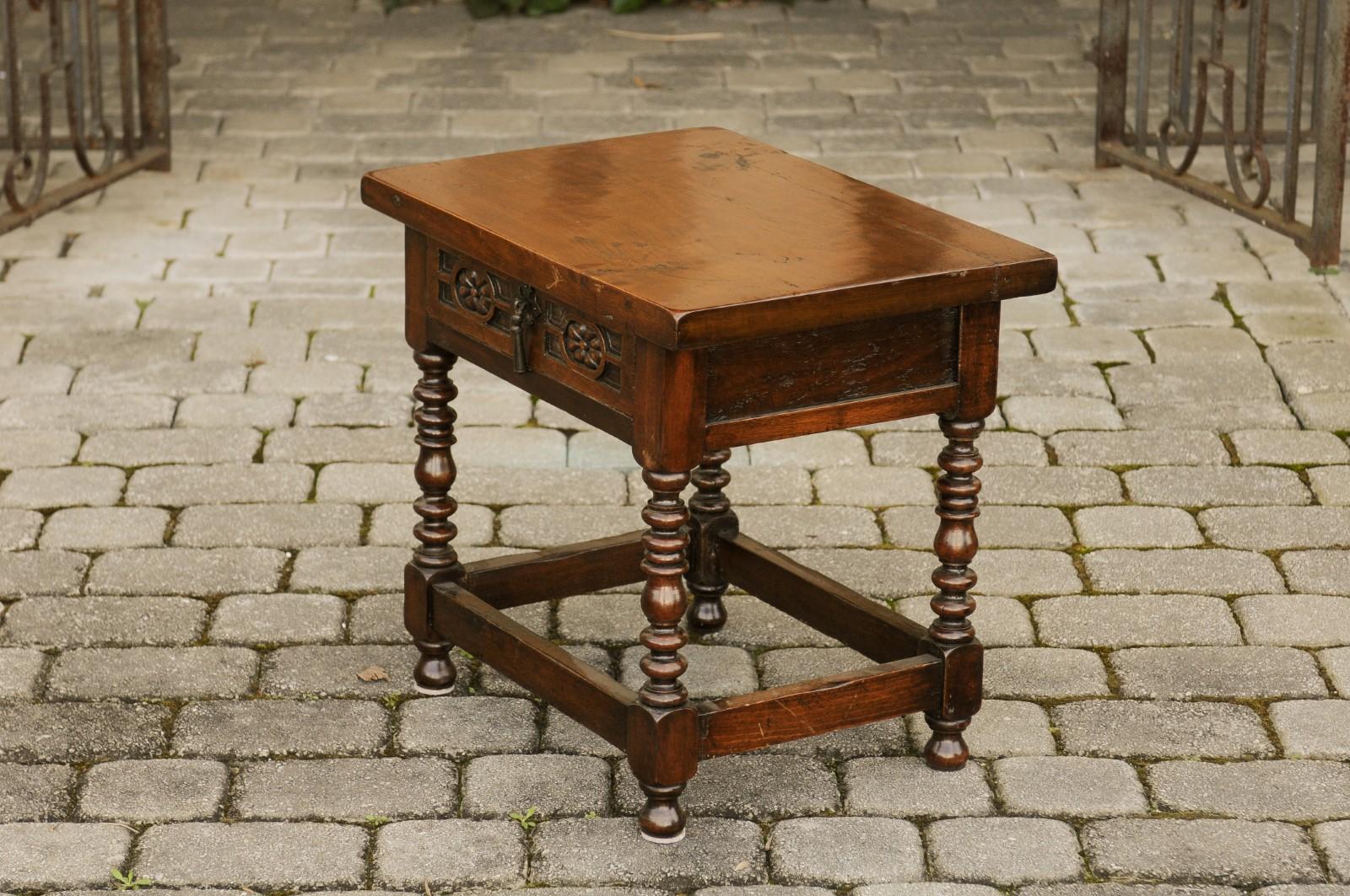 Italian 1900s Walnut Side Table with Drawer, Carved Rosettes and Turned Legs For Sale 6