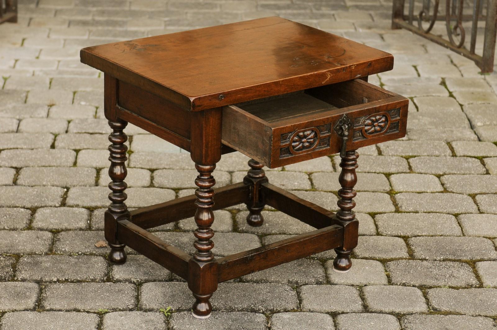 Italian 1900s Walnut Side Table with Drawer, Carved Rosettes and Turned Legs For Sale 2