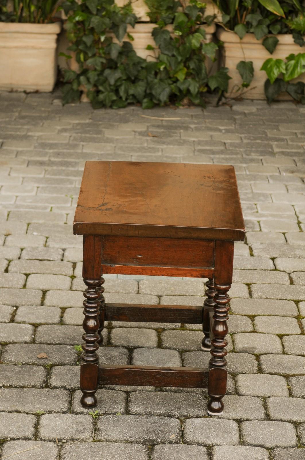 Italian 1900s Walnut Side Table with Drawer, Carved Rosettes and Turned Legs For Sale 3