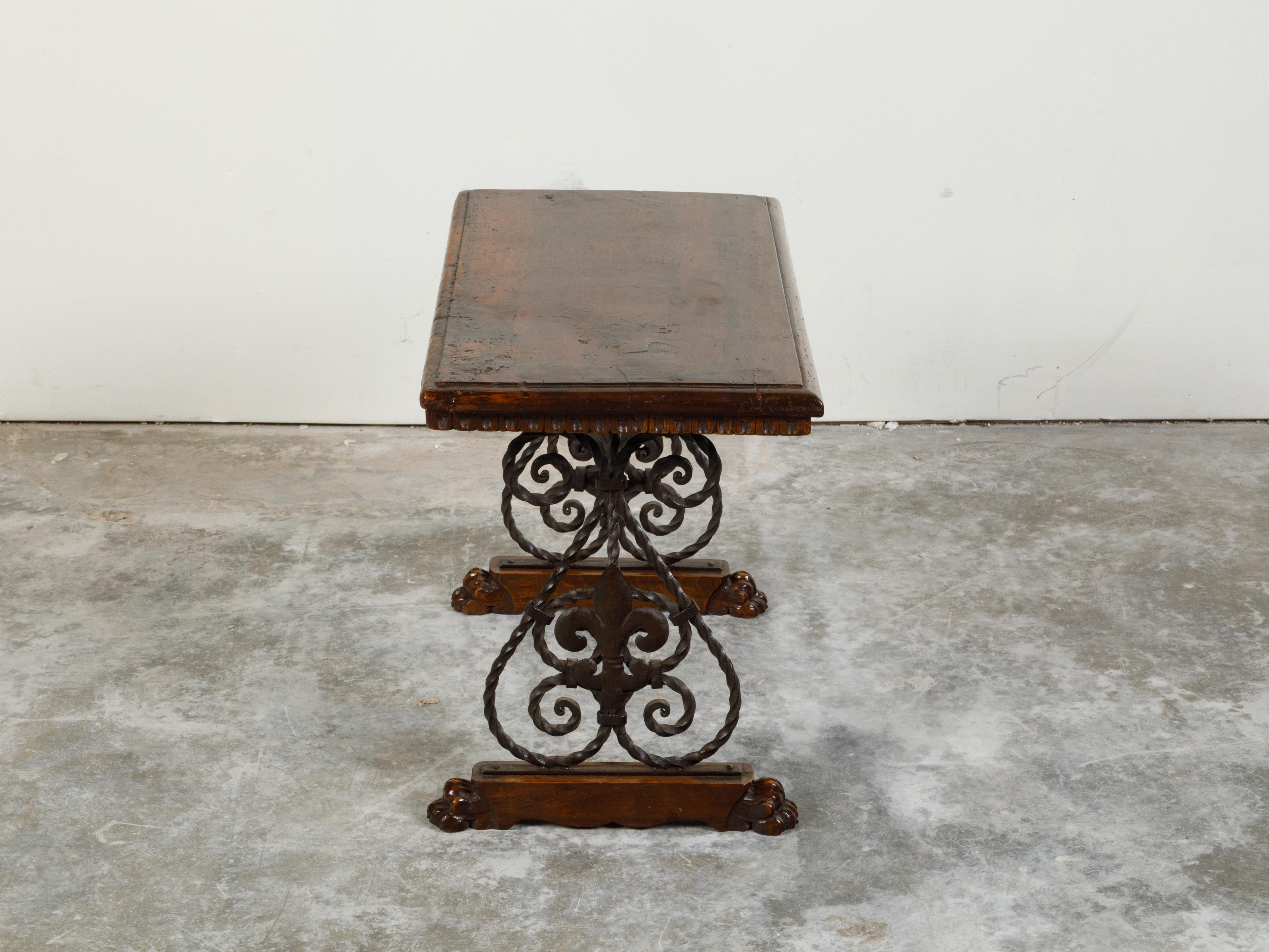 Italian 1900s Walnut Top Console Table with Iron Base and Fleur de Lys Motifs For Sale 1
