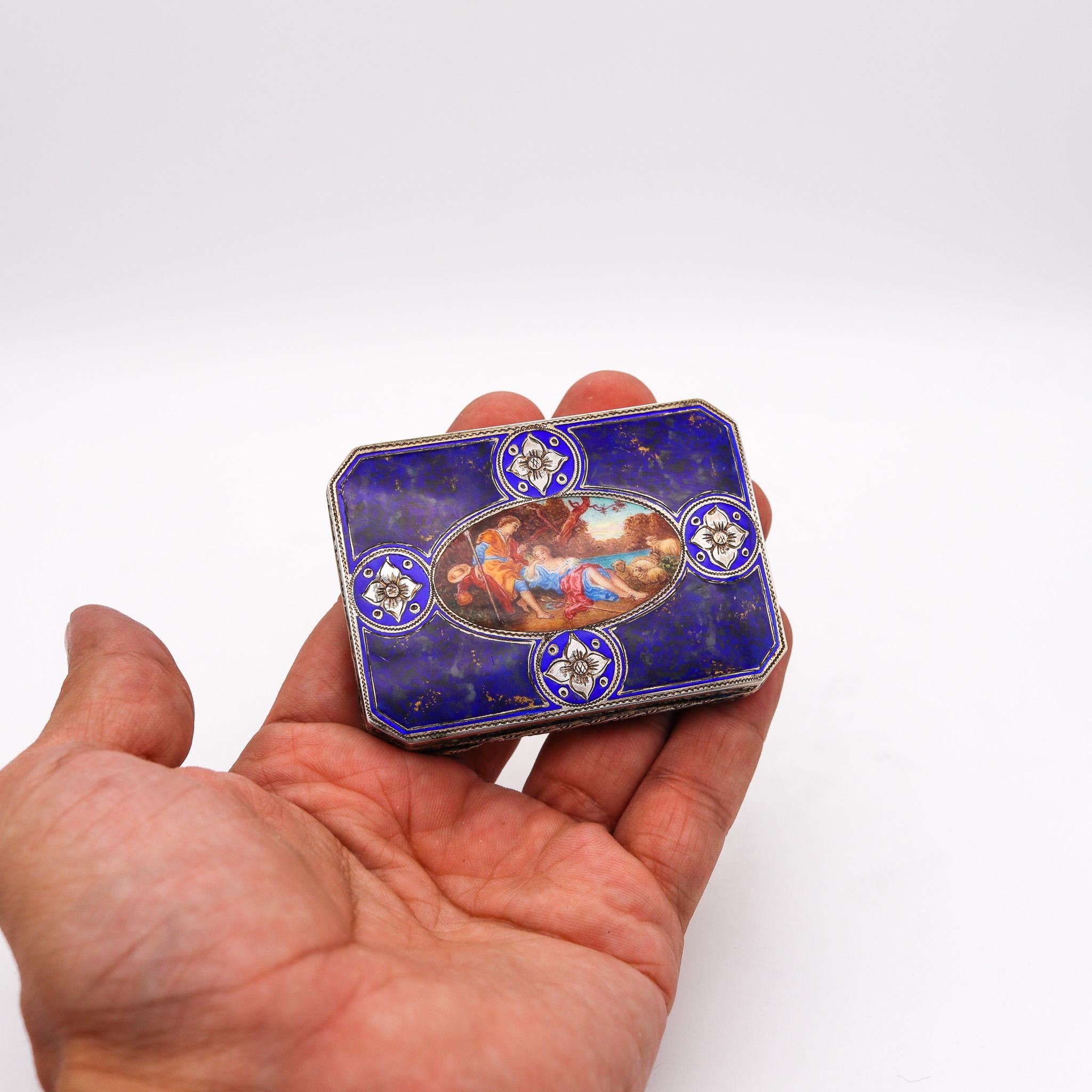Boîte octogonale italienne de style Renaissance 1920 émaillée en argent .800 en vente 2