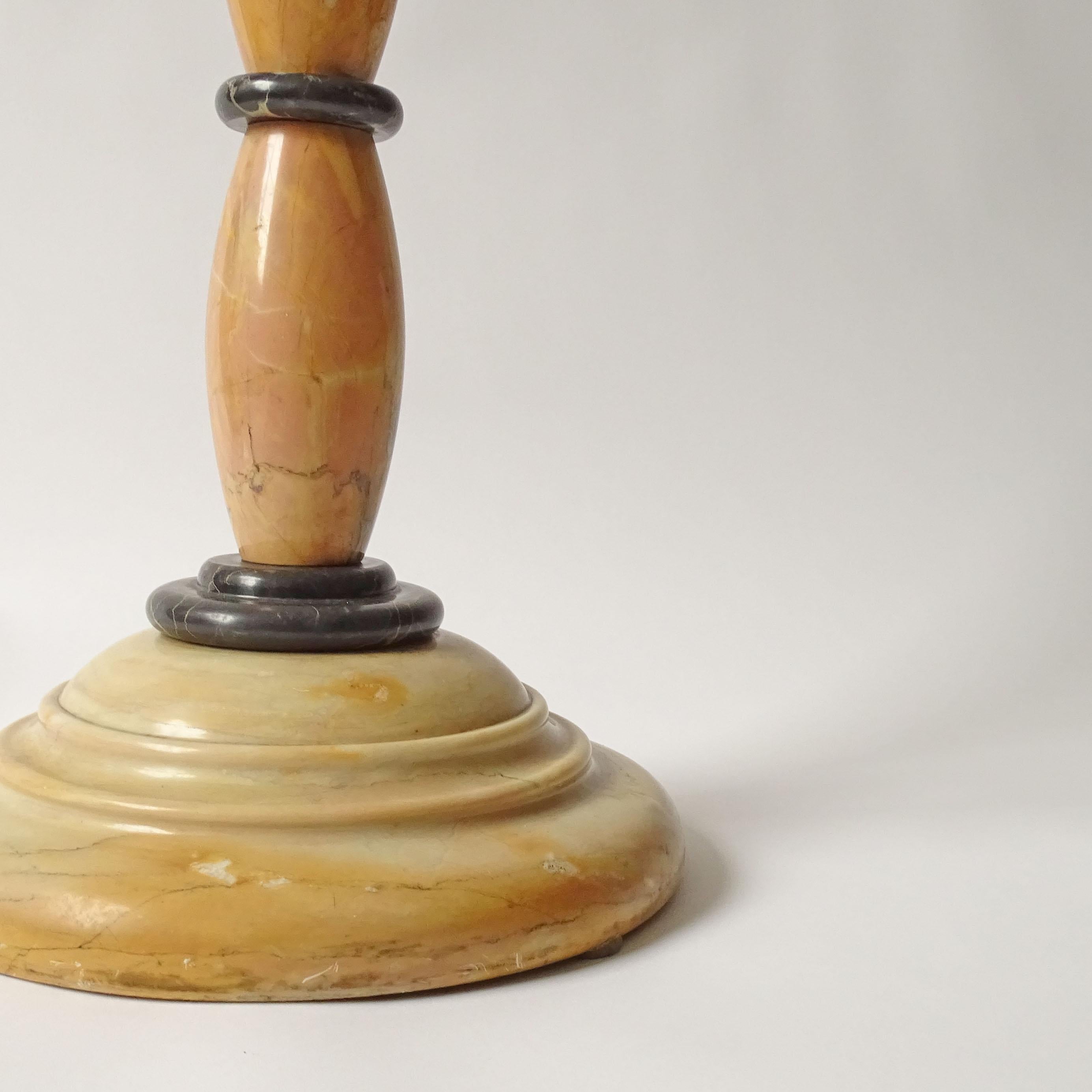 Début du 20ème siècle Lampadaire italien Art Déco des années 1920 en marbre jaune et noir en vente