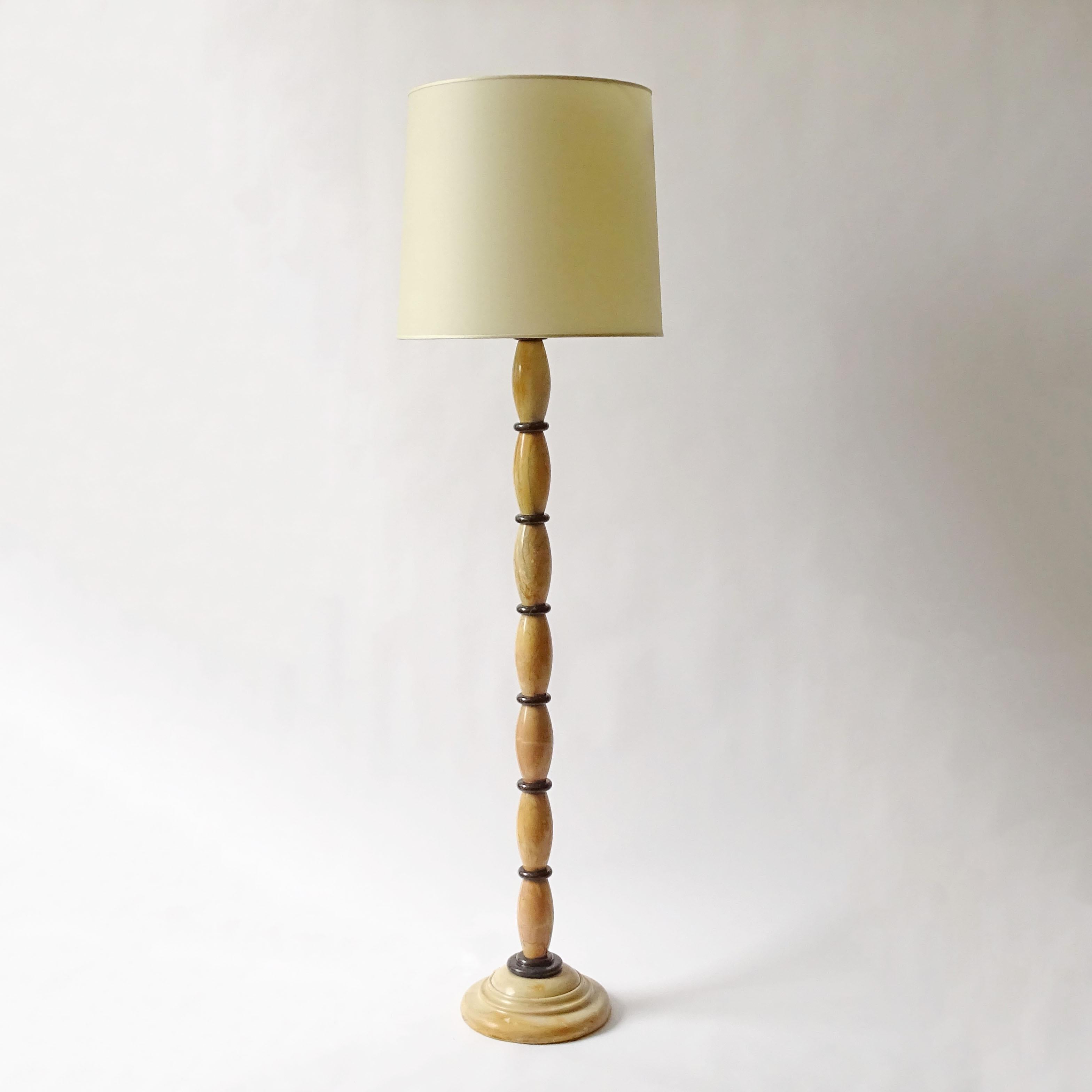 Lampadaire italien Art Déco des années 1920 en marbre jaune et noir en vente 1