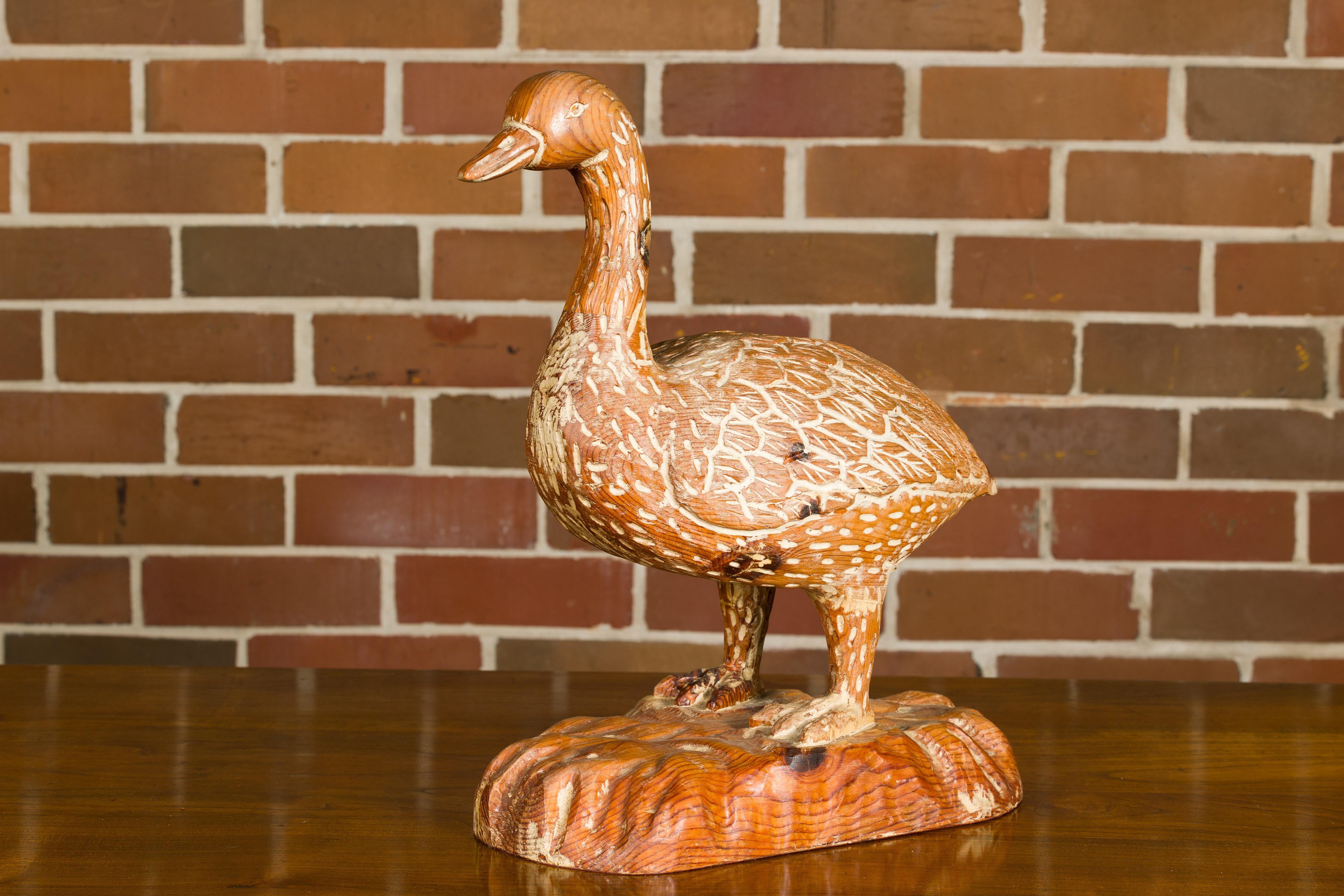 Italian 1920s Carved Wooden Duck Sculpture with Painted Accents For Sale 2