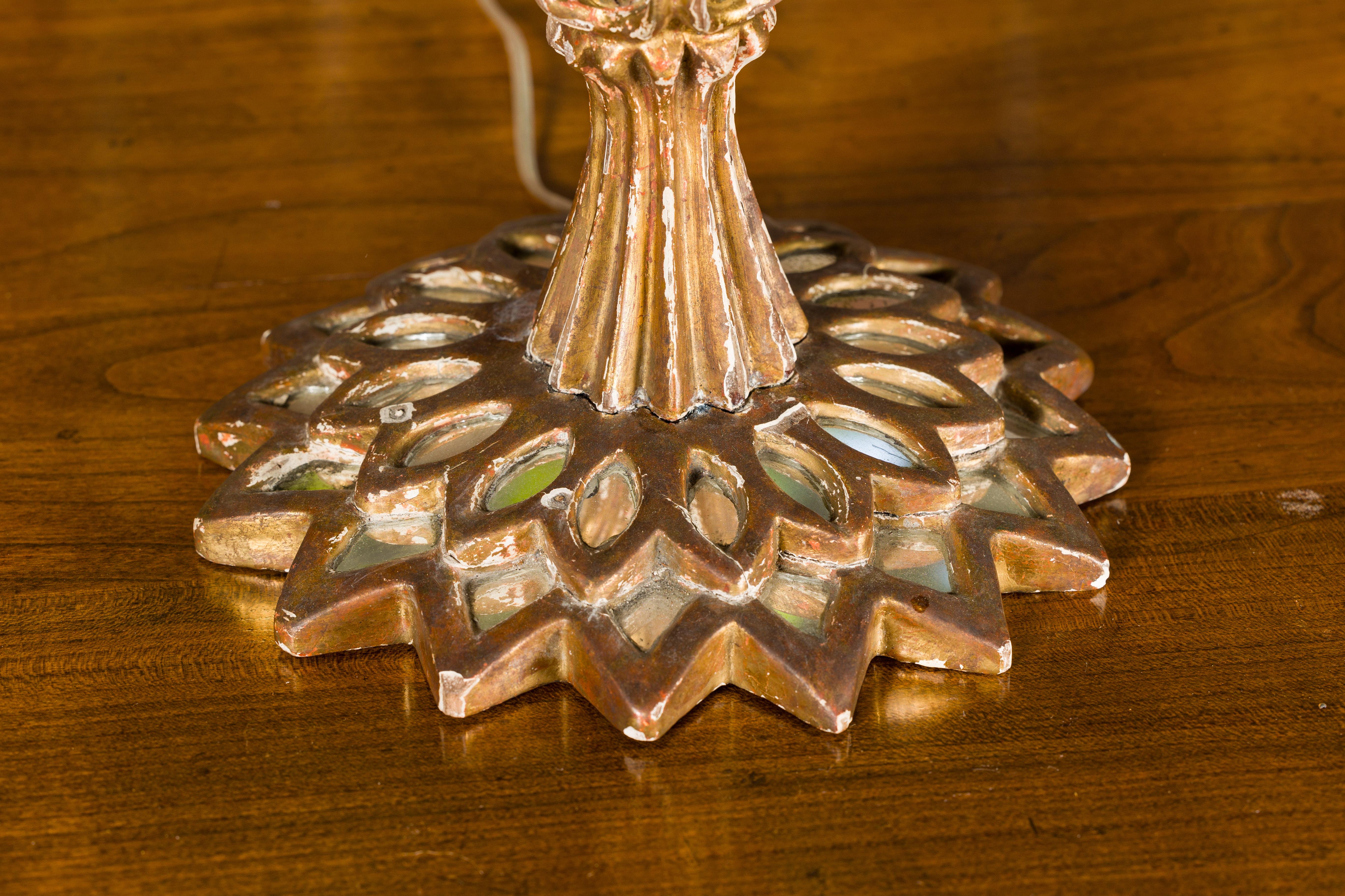 Lampe de table italienne des années 1920 en bois sculpté avec miroirs encastrés, recâblée pour les États-Unis en vente 4